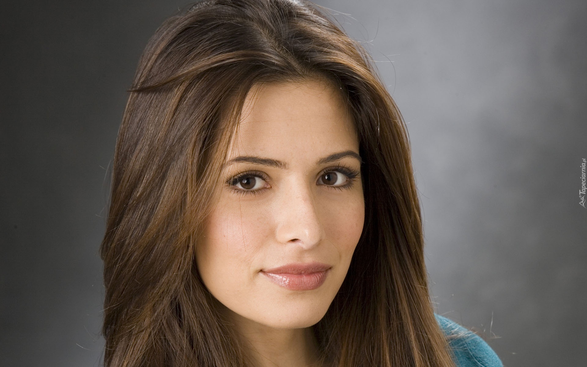 Sarah Shahi, Brunetka, Czarne, Oczy