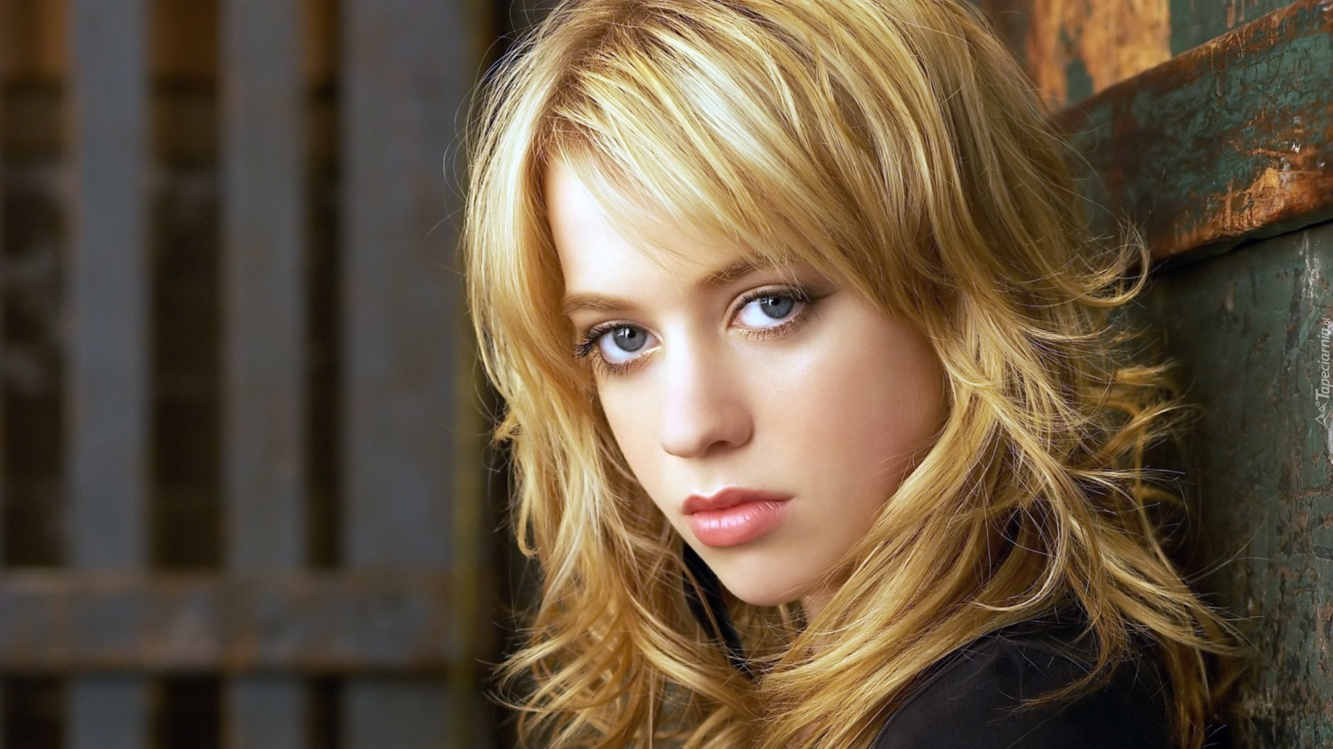 Urocza, Alexz Johnson