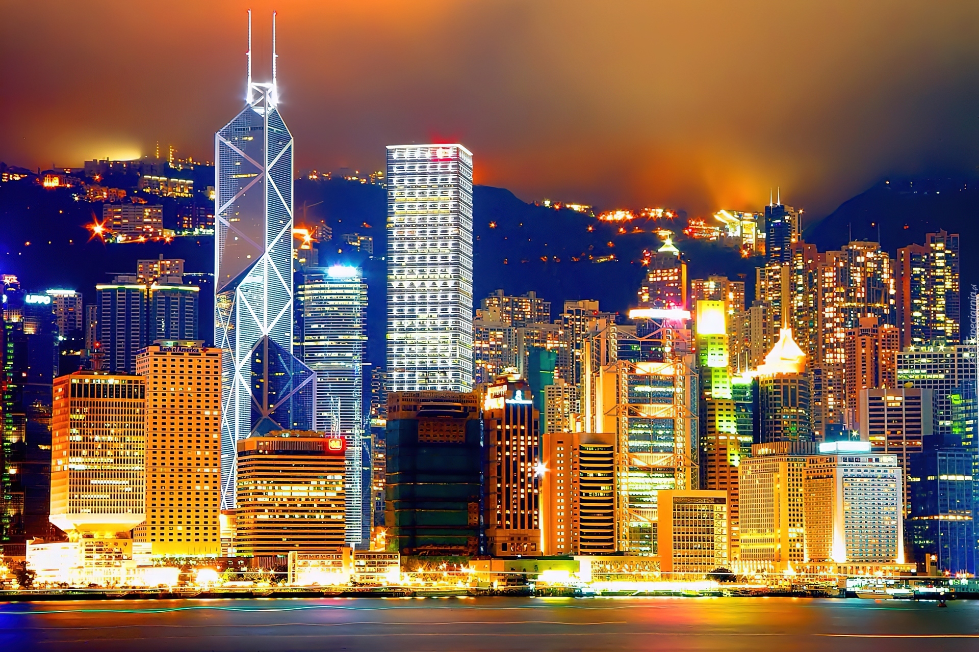 Hong Kong, Nocą, Wieżowce