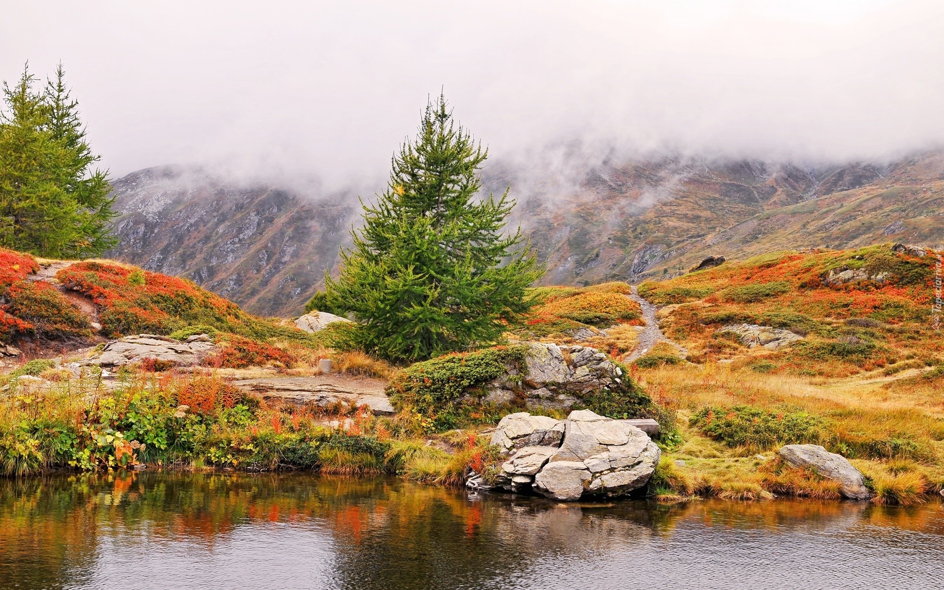 Камни, река, горы, осень, трава, снег без смс