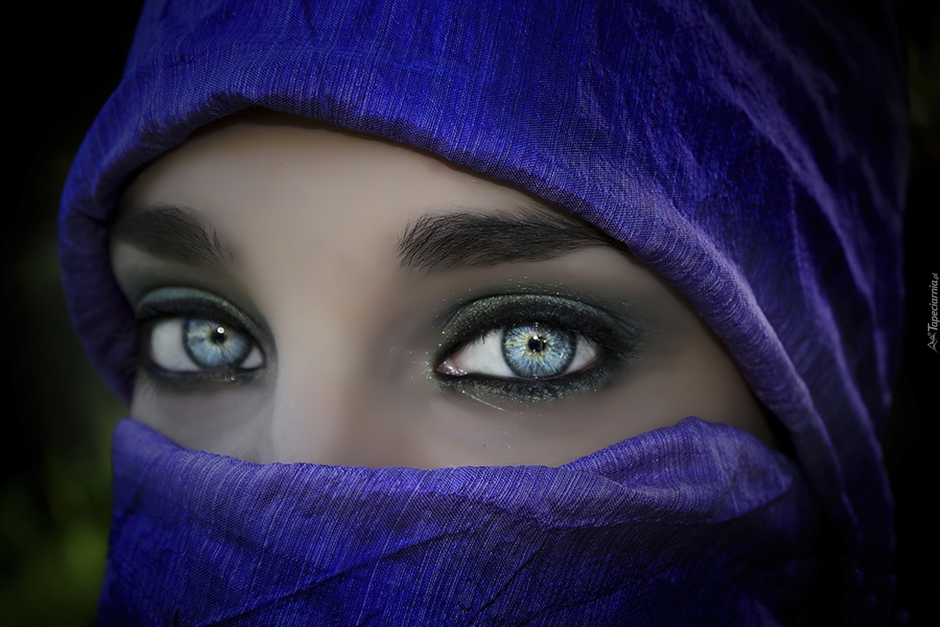 Красивые глаза в марте. Женские глаза. Красивые глаза. Красивые глаза девушки. Восточные женщины в парандже.
