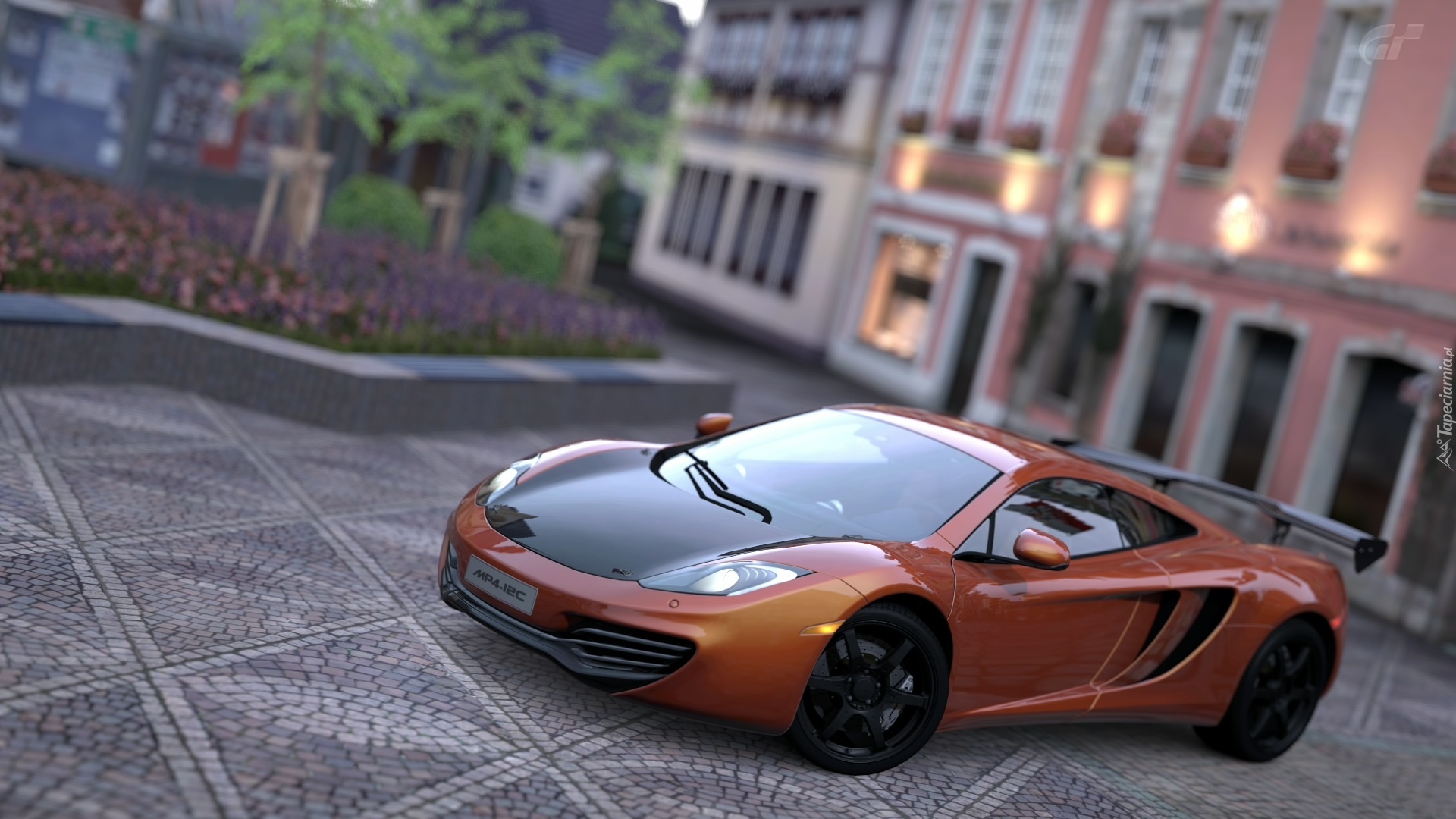 McLaren MP4-12C, Skwer