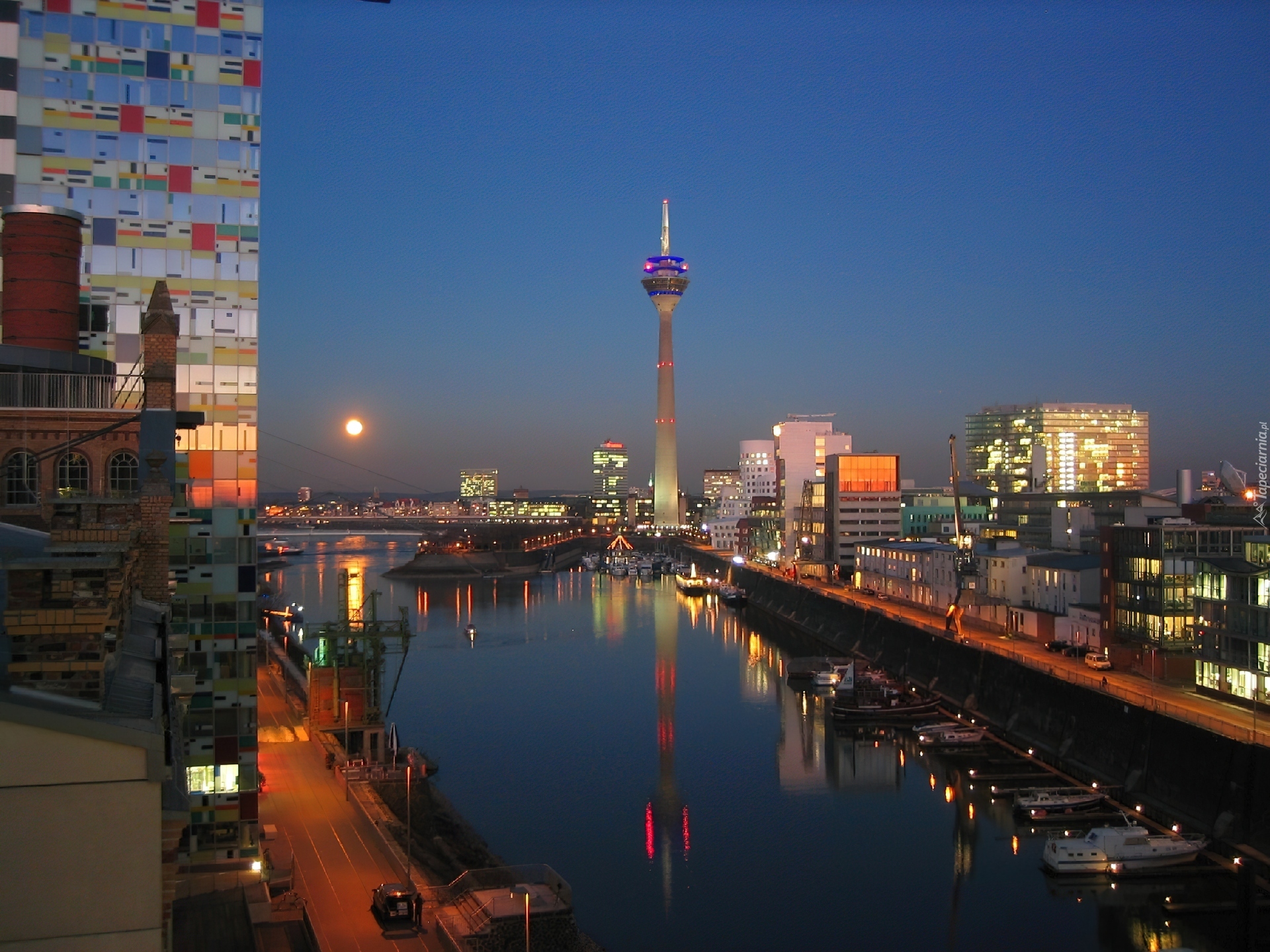 Dusseldorf, Port, Noc