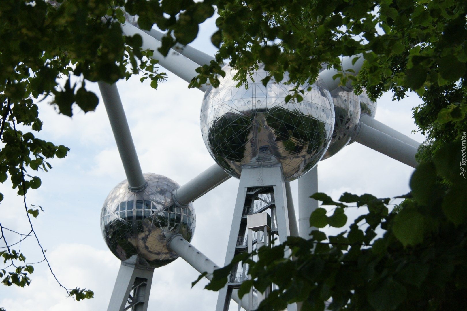 Atomium, Bruxela, Budowla