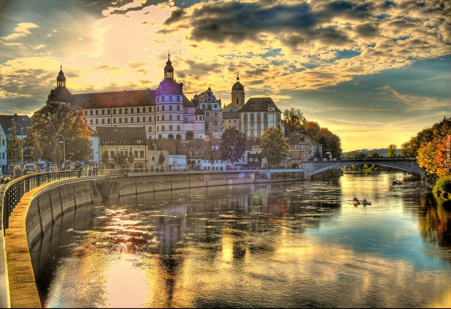 Zamek, Rzeka