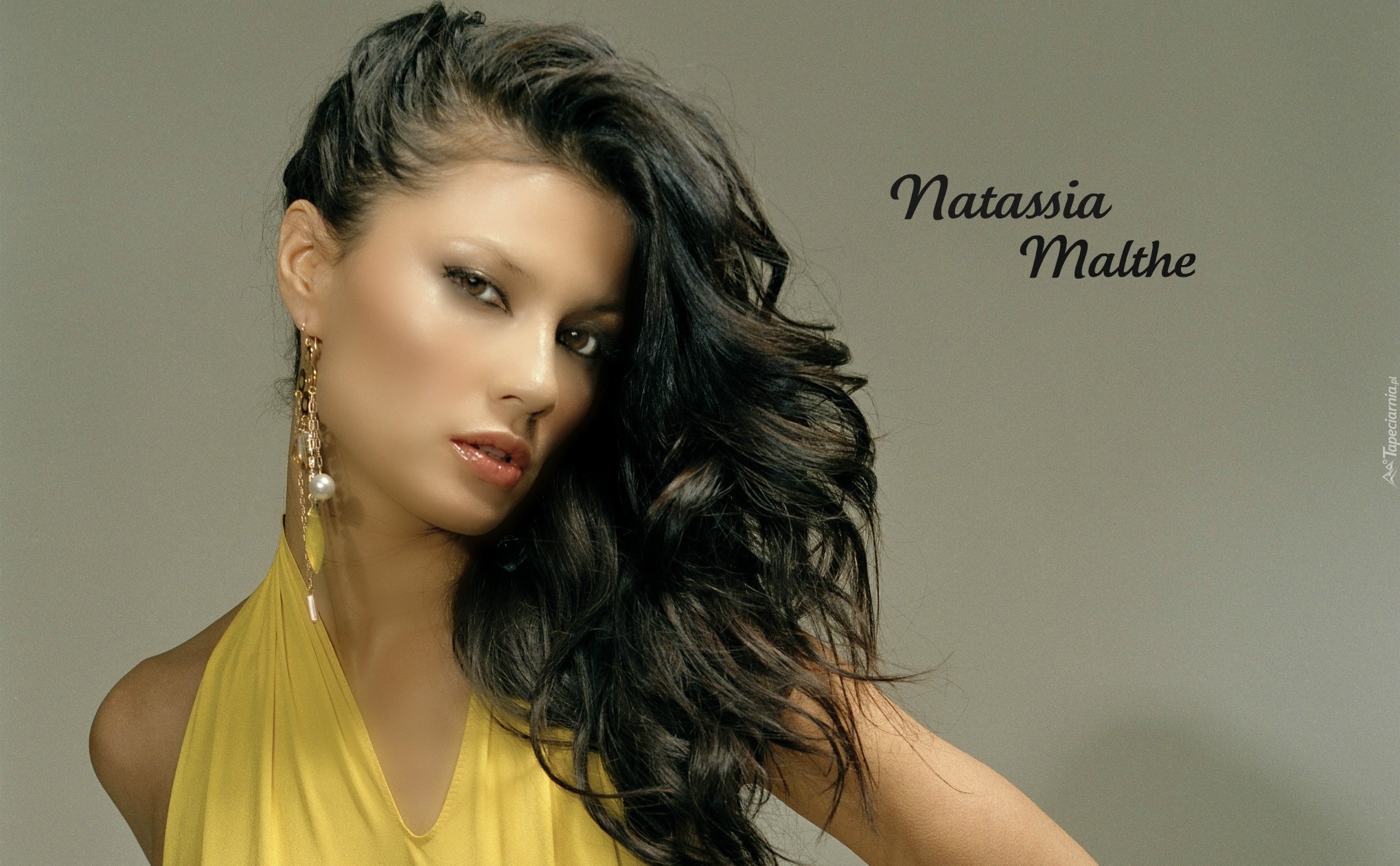 Natassia Malthe, Kolczyki, Makijaż