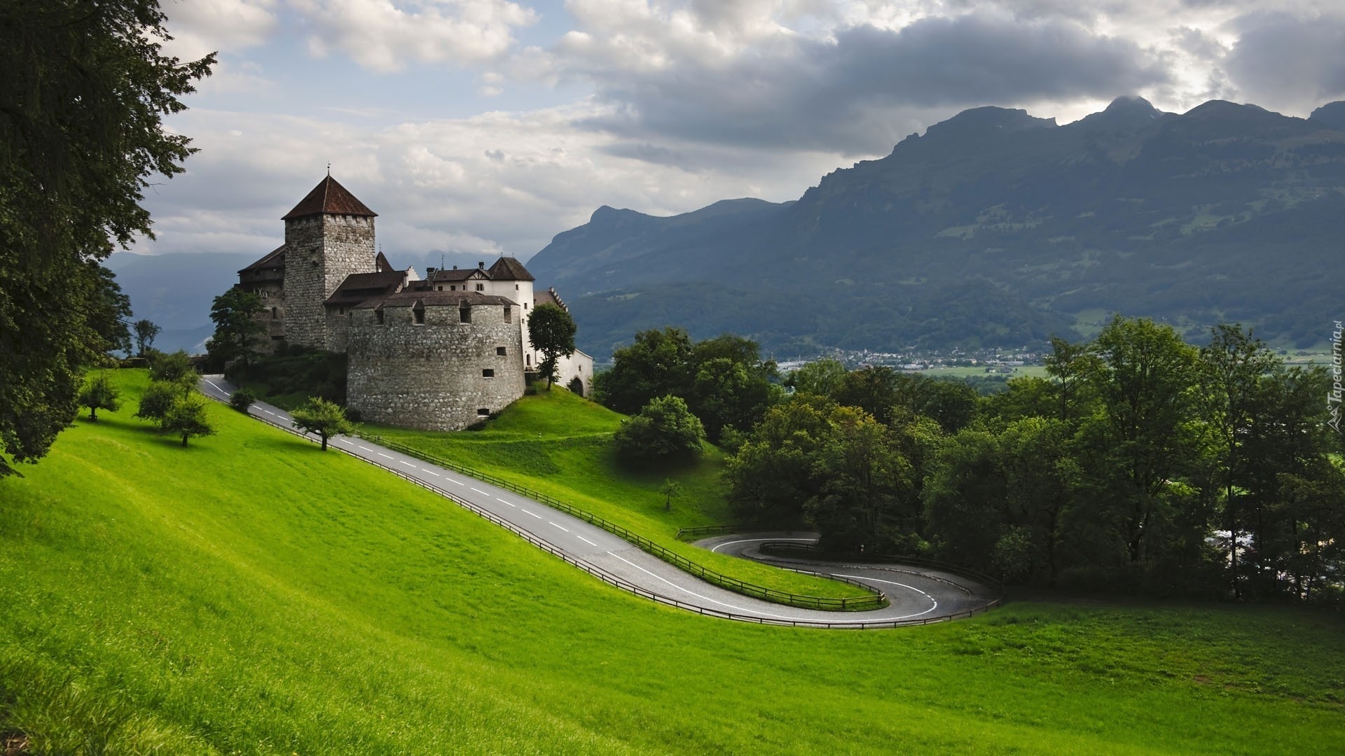 Zamek, Vaduz, Liechtenstein, Góry, Droga, Drzewa