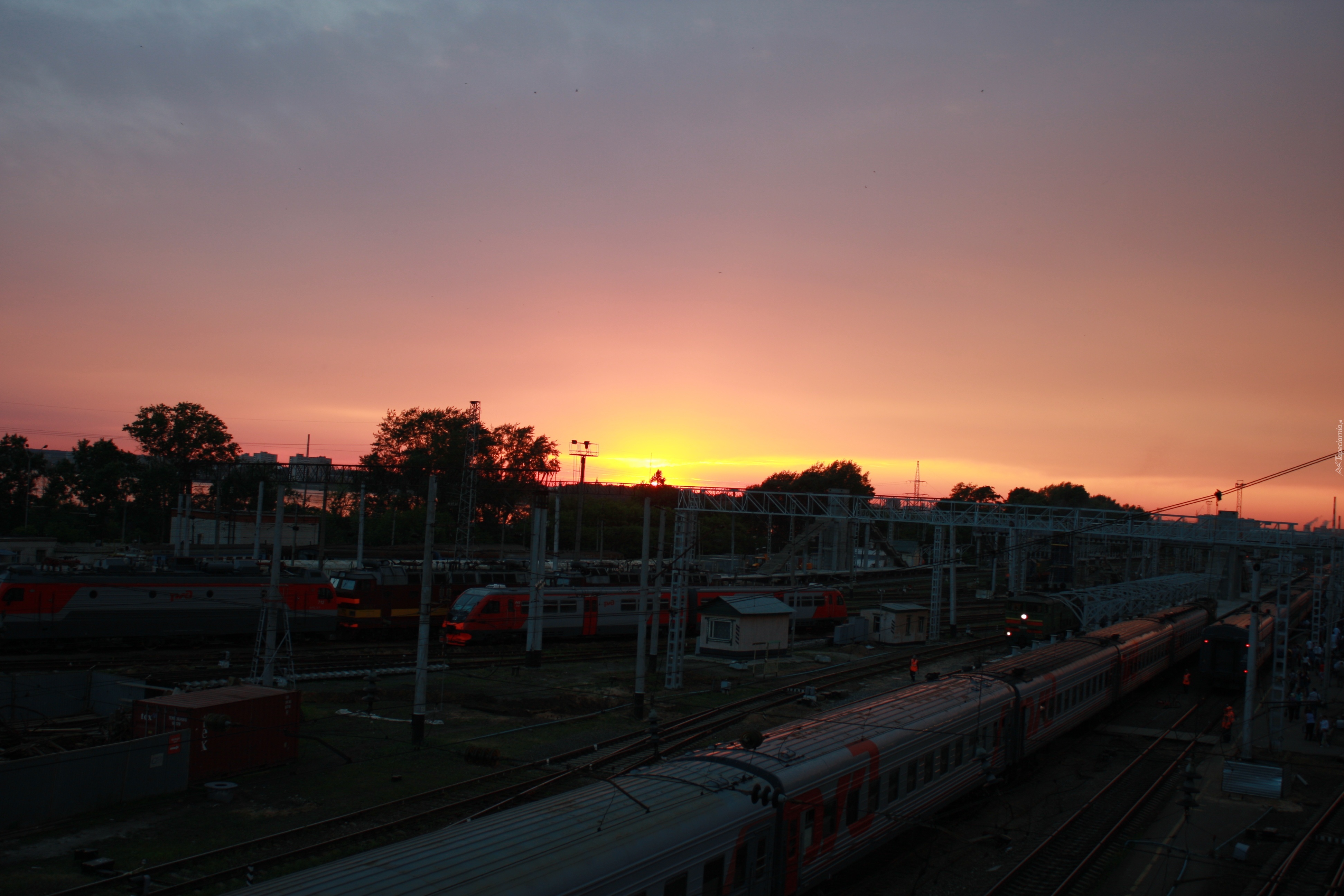 Pociągi, Zachód Słońca, Kolej