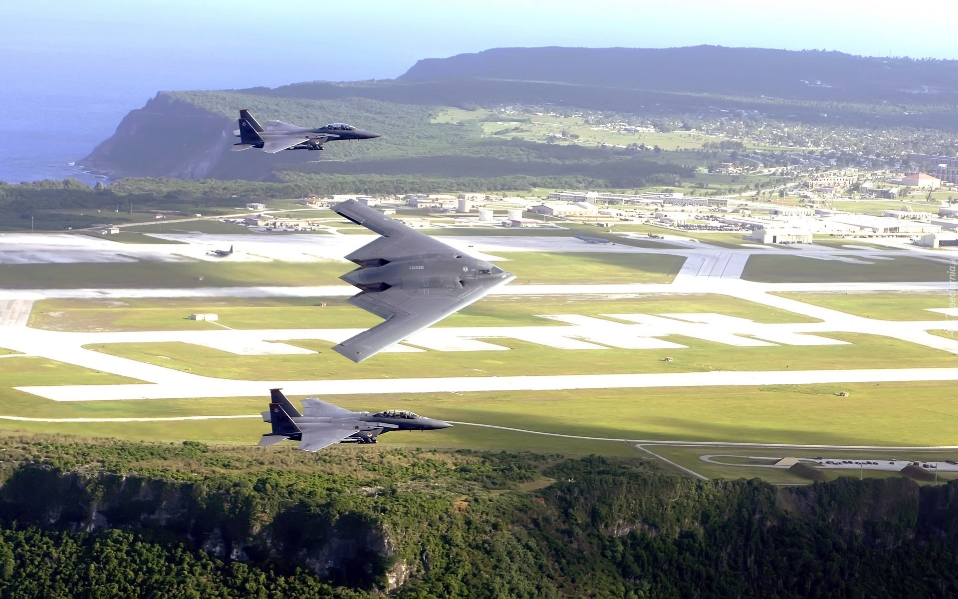 Myśliwiec, F-16, Bombowiec, B-2 Spirit, Lotnisko
