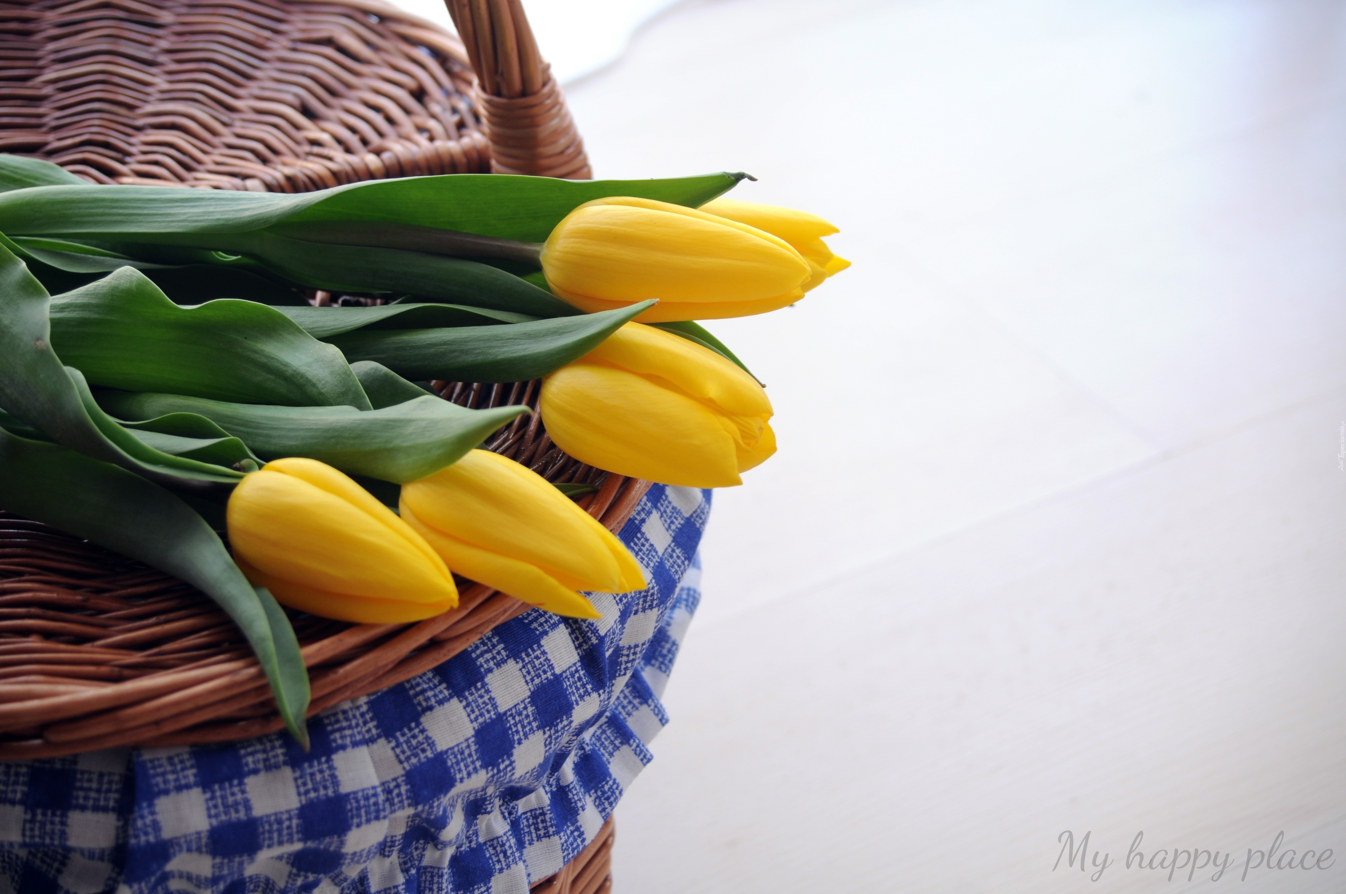 Koszyk, Wiklinowy, Żółte, Tulipany