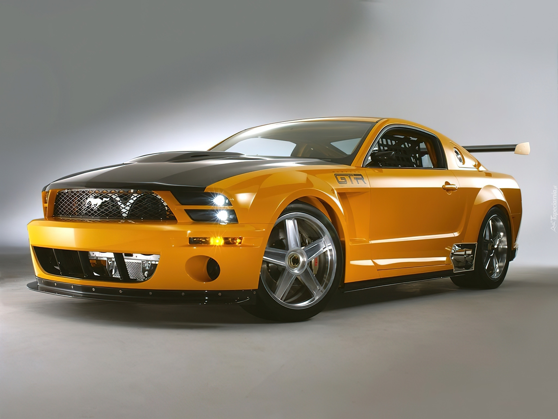 Żółty, Ford Mustang GT