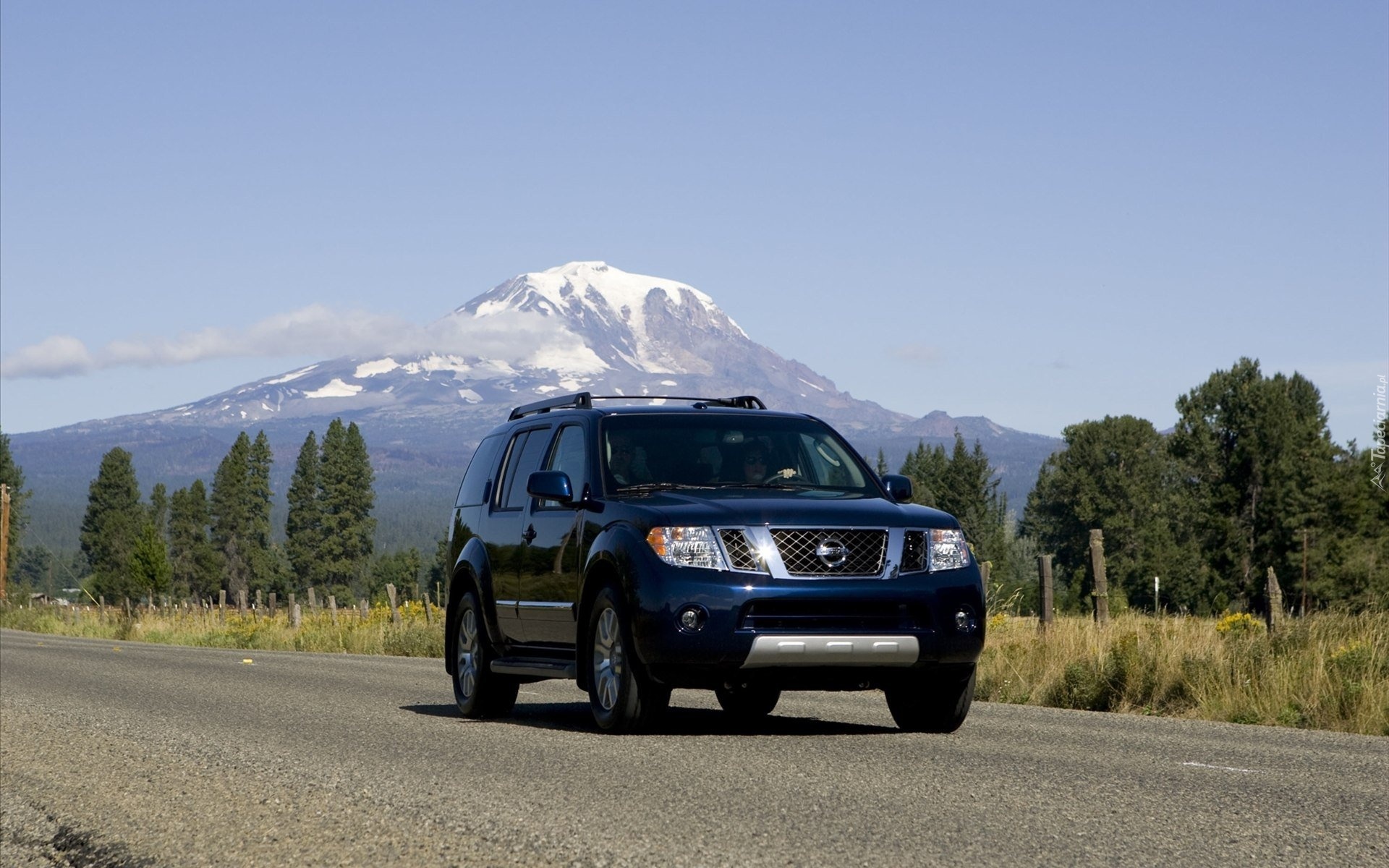 Samochód, Nissan Pathfinder