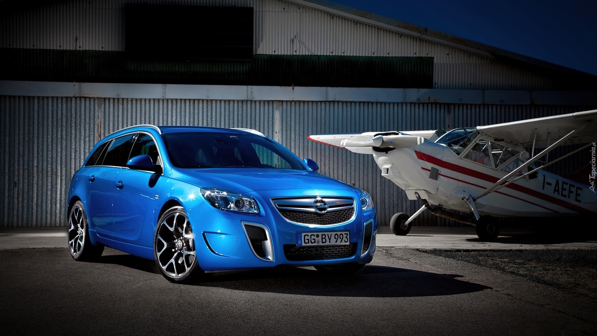 Opel Insignia Opc, Samolot