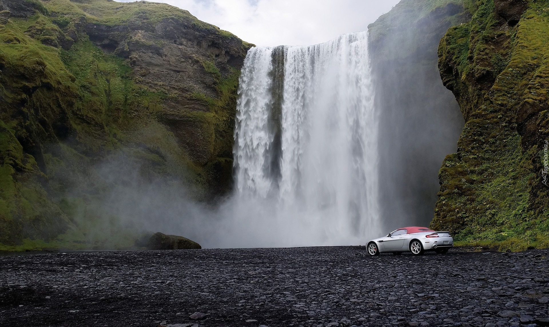 Wodospad, Samochód, Aston Martin