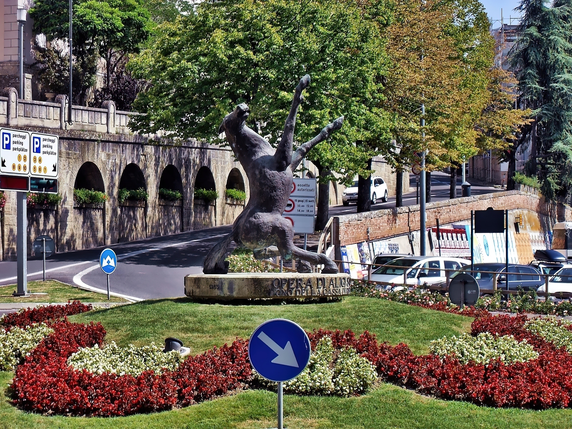 San Marino, Posąg Konia, Ulica, Rondo