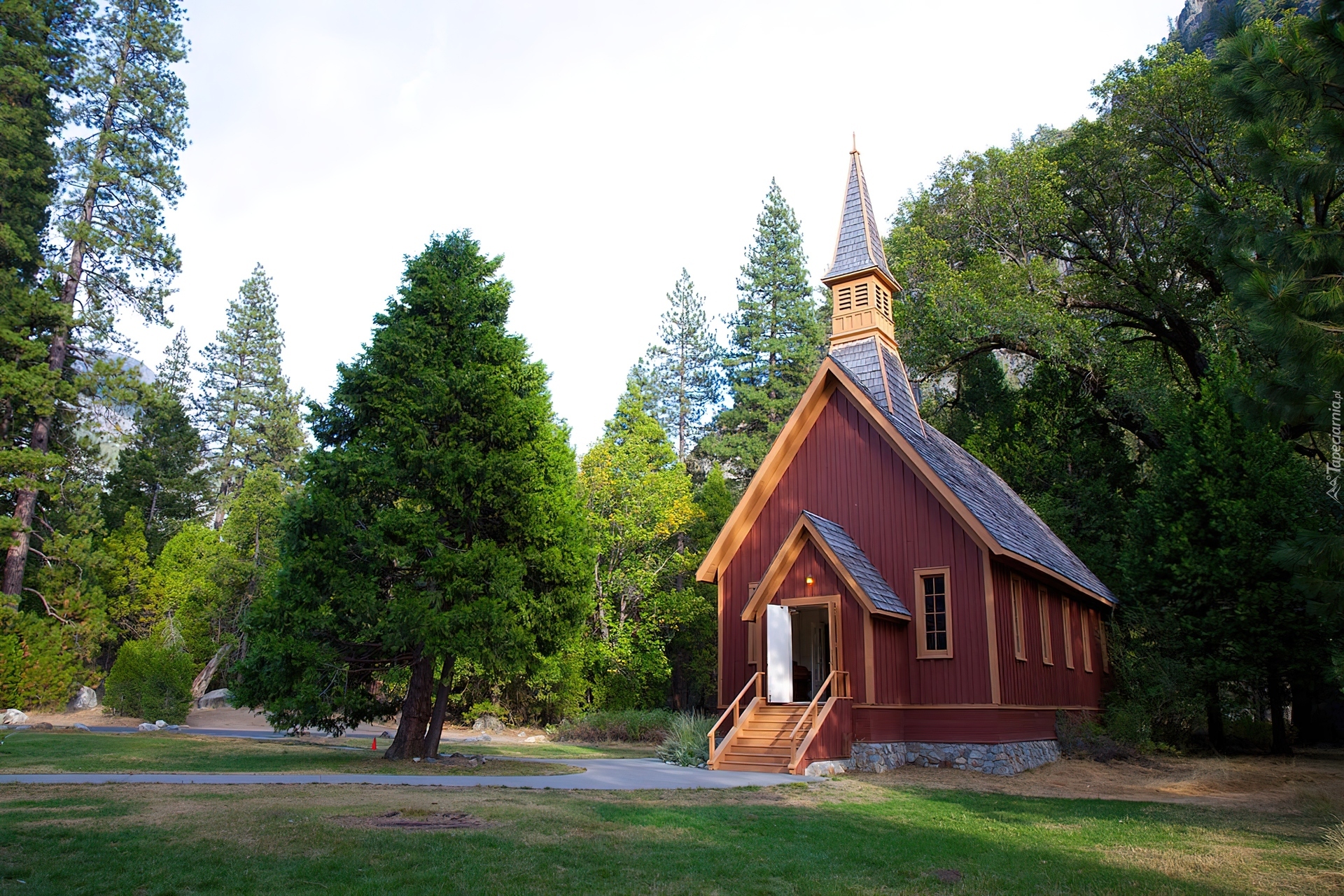 Stany Zjednoczone, Stan Kalifornia, Park Narodowy Yosemite, Drewniany, Kościółek Yosemite Valley Chapel, Drzewa