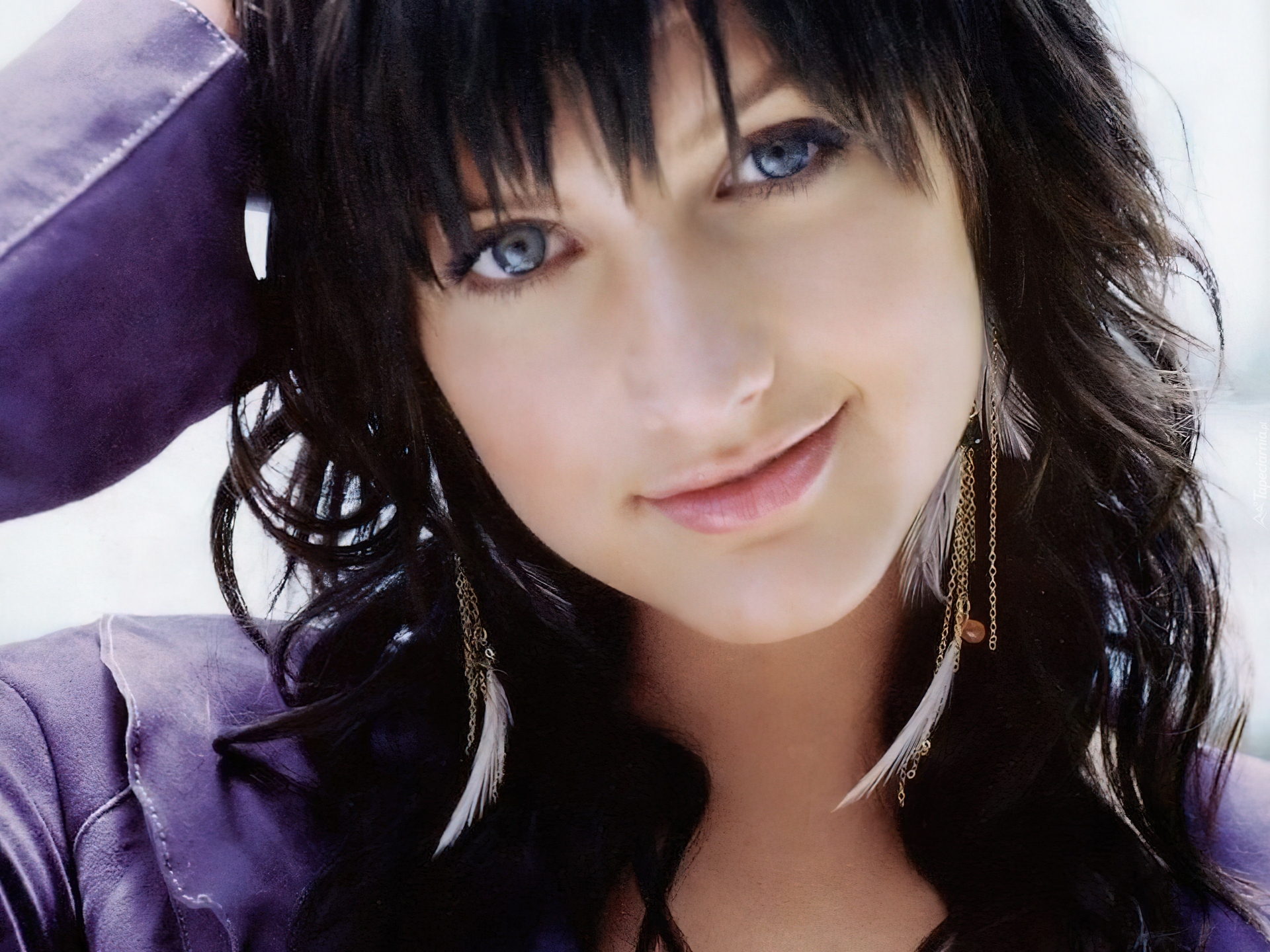 Ashlee Simpson, Buzia