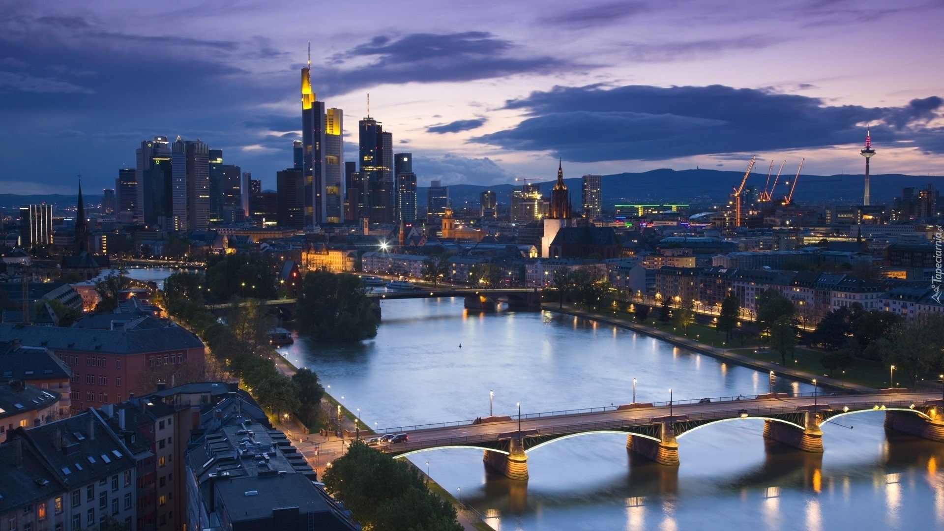 Frankfurt, Most, Rzeka, Miasto
