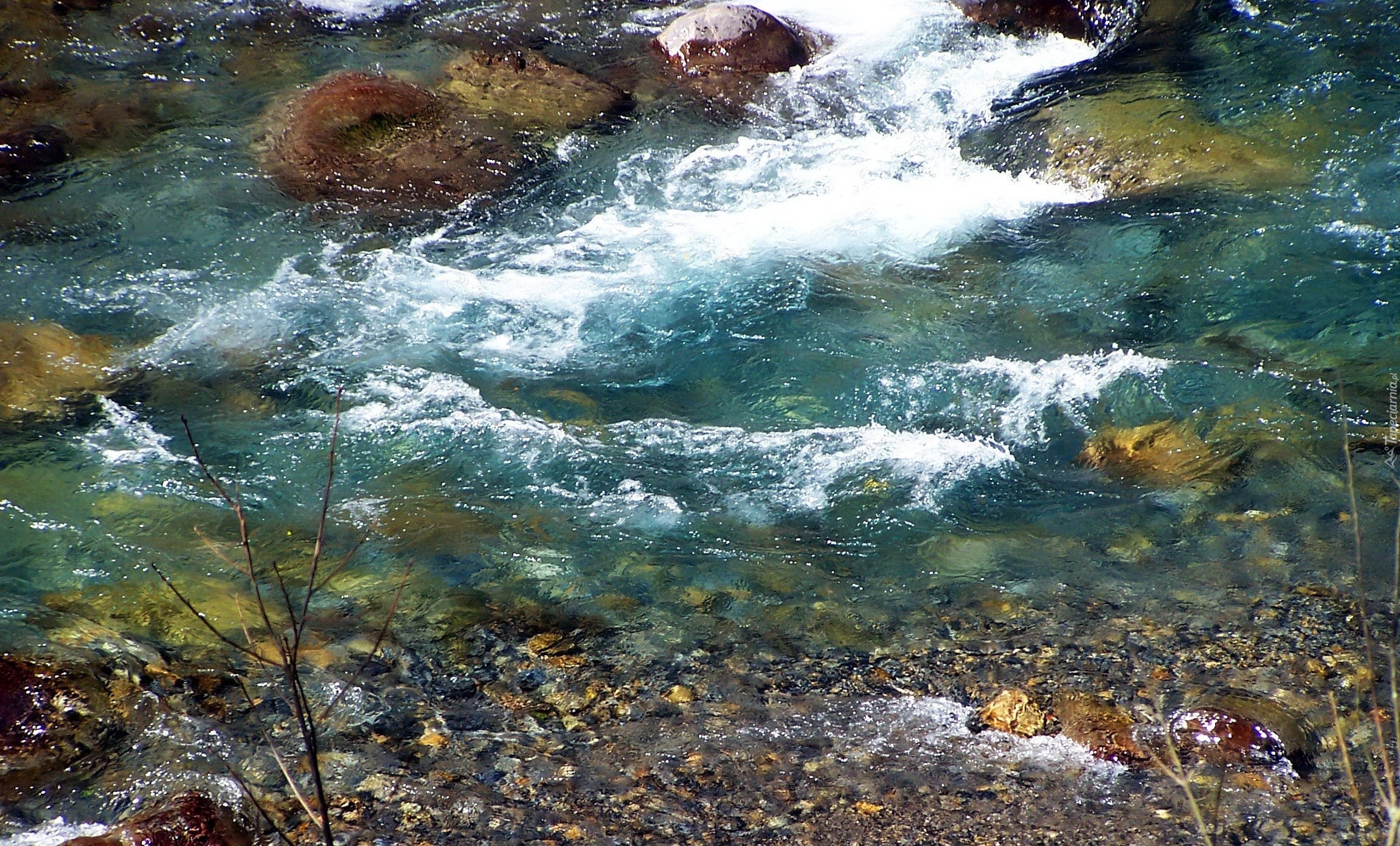 Górska, Rzeka, Kamienie