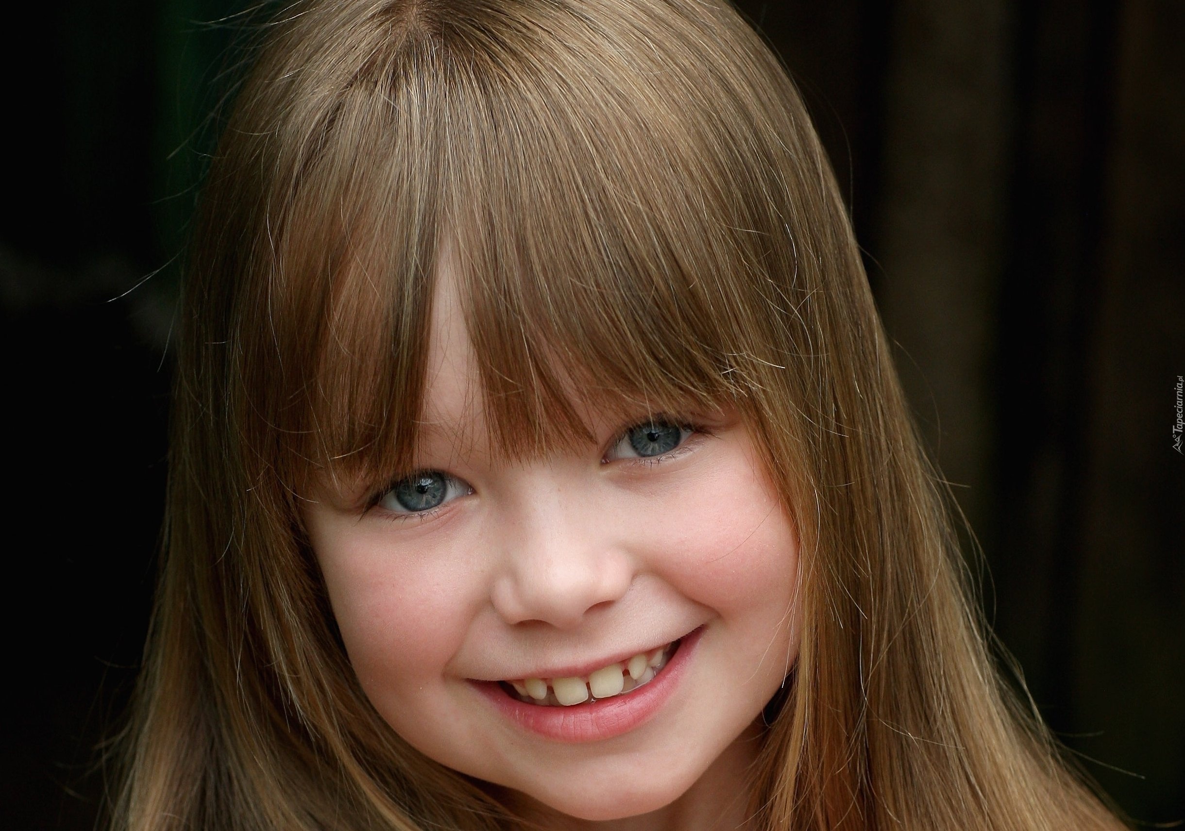 Connie Talbot, Piosenkarka, Uśmiech, Grzywka
