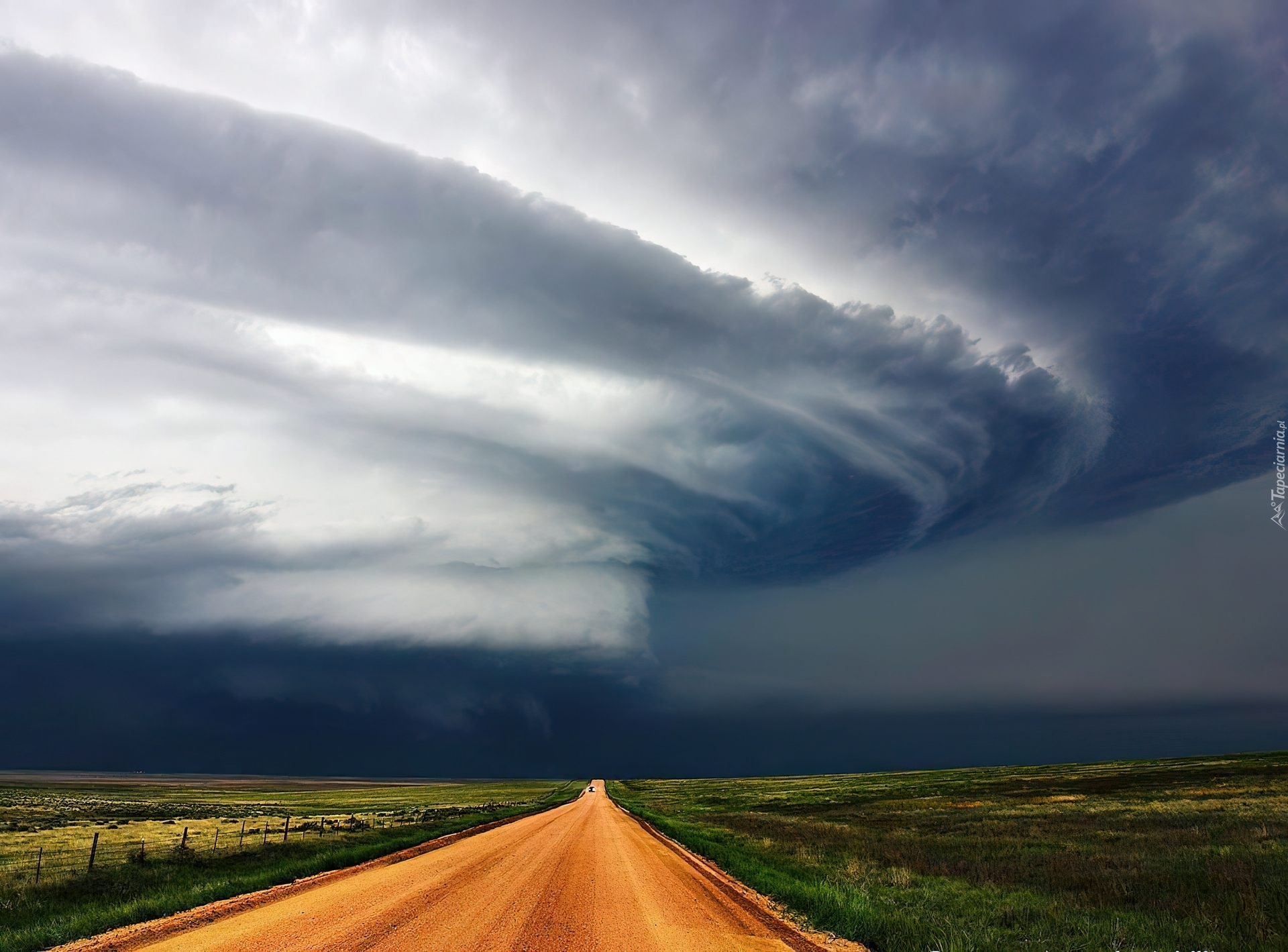 Droga, Łąki, Tornado