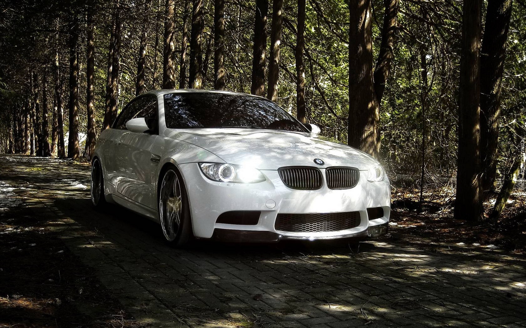 Białe, BMW