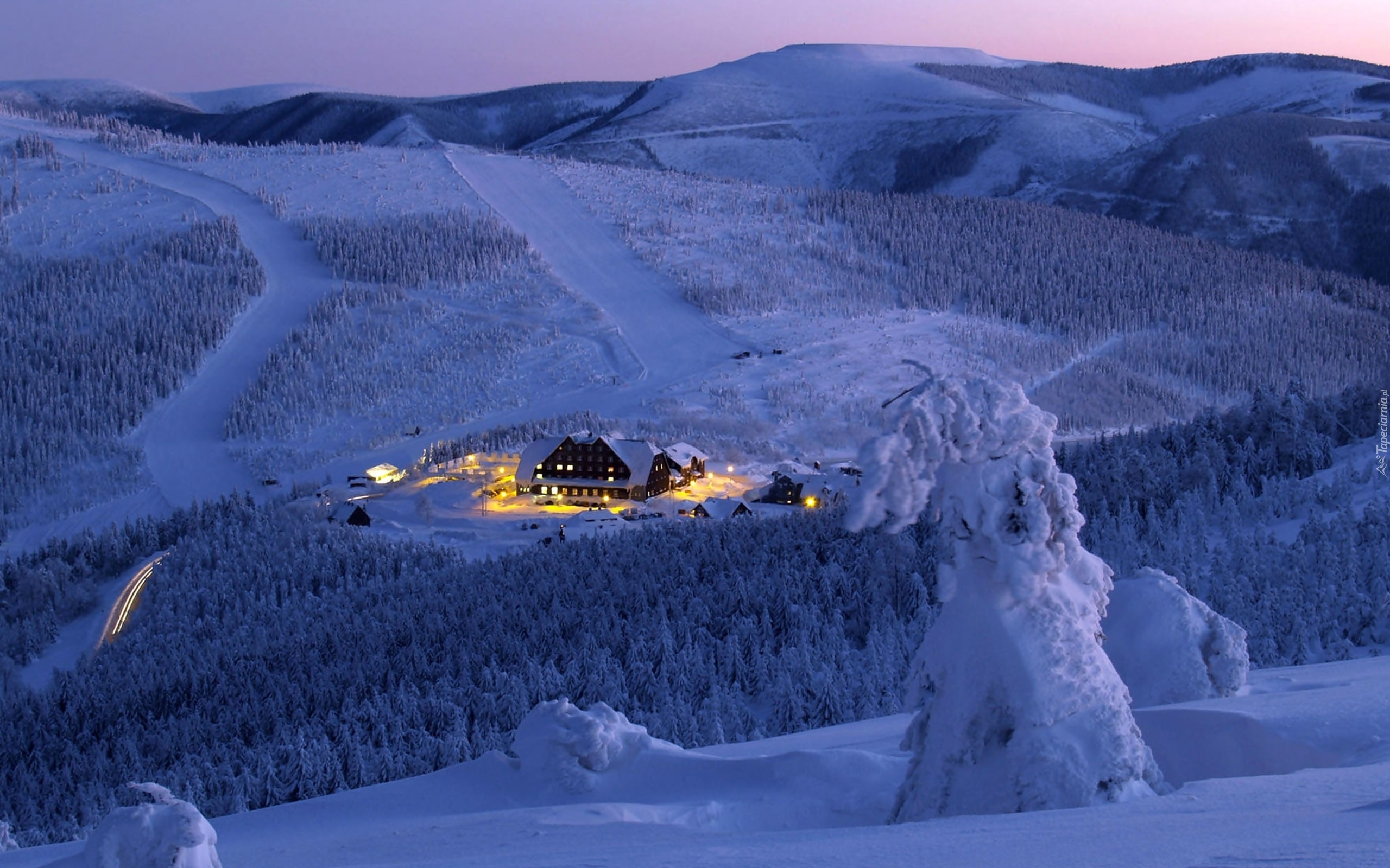 снег домик гора склон snow the house mountain the slope бесплатно