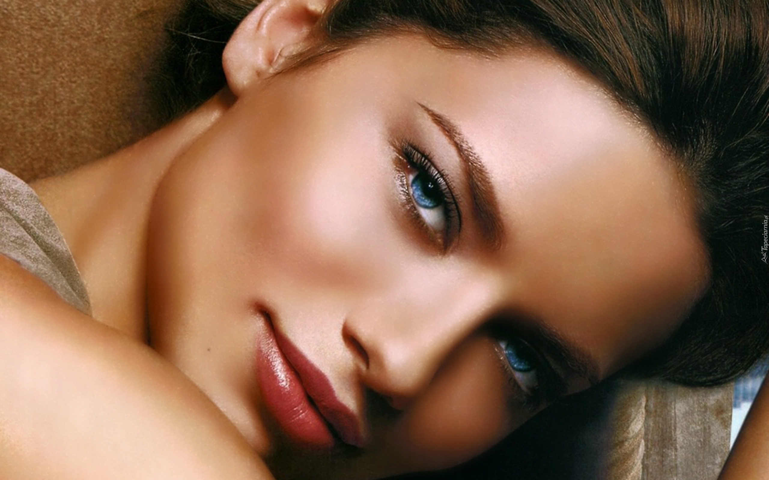 Adriana Lima, Niebieskie, Oczy