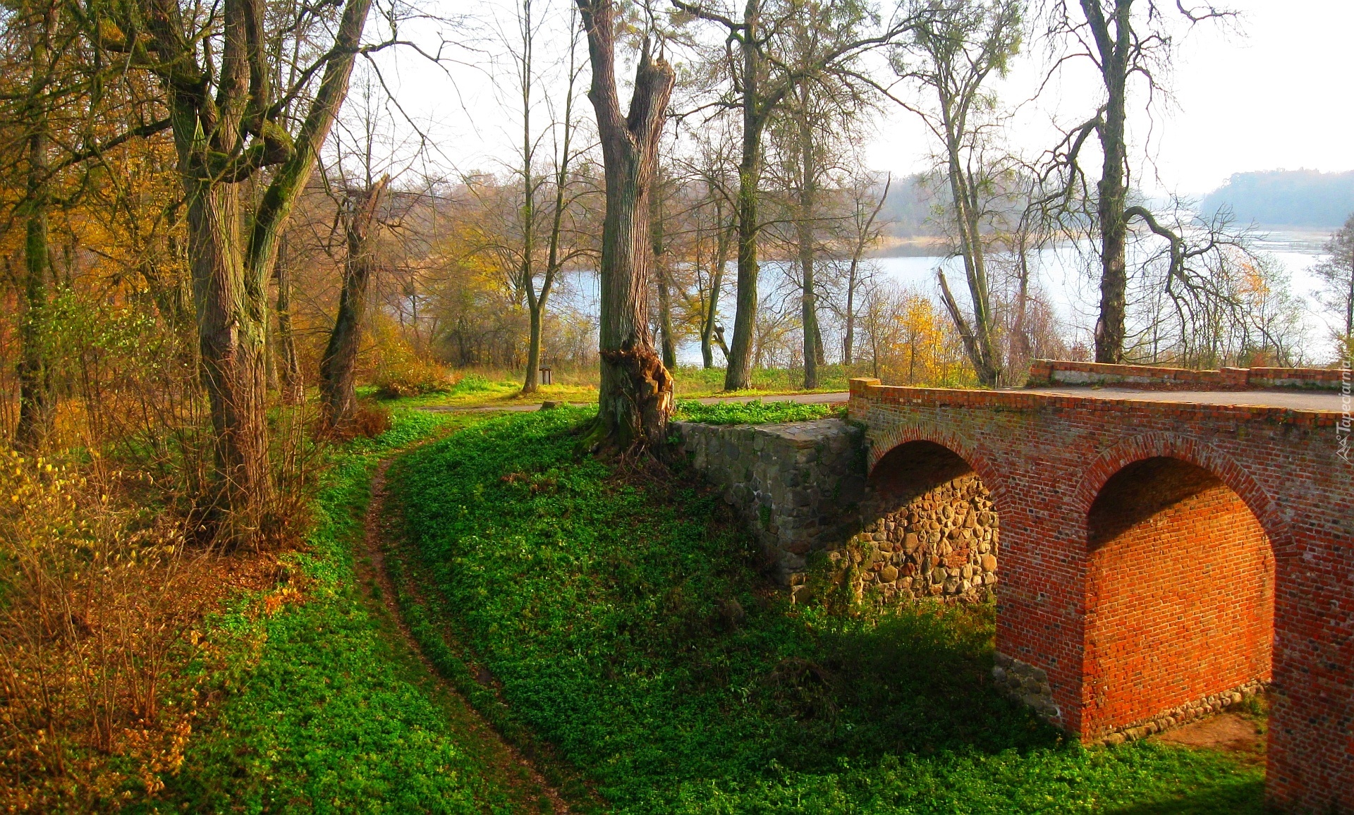 Most, Ruina, Jesień