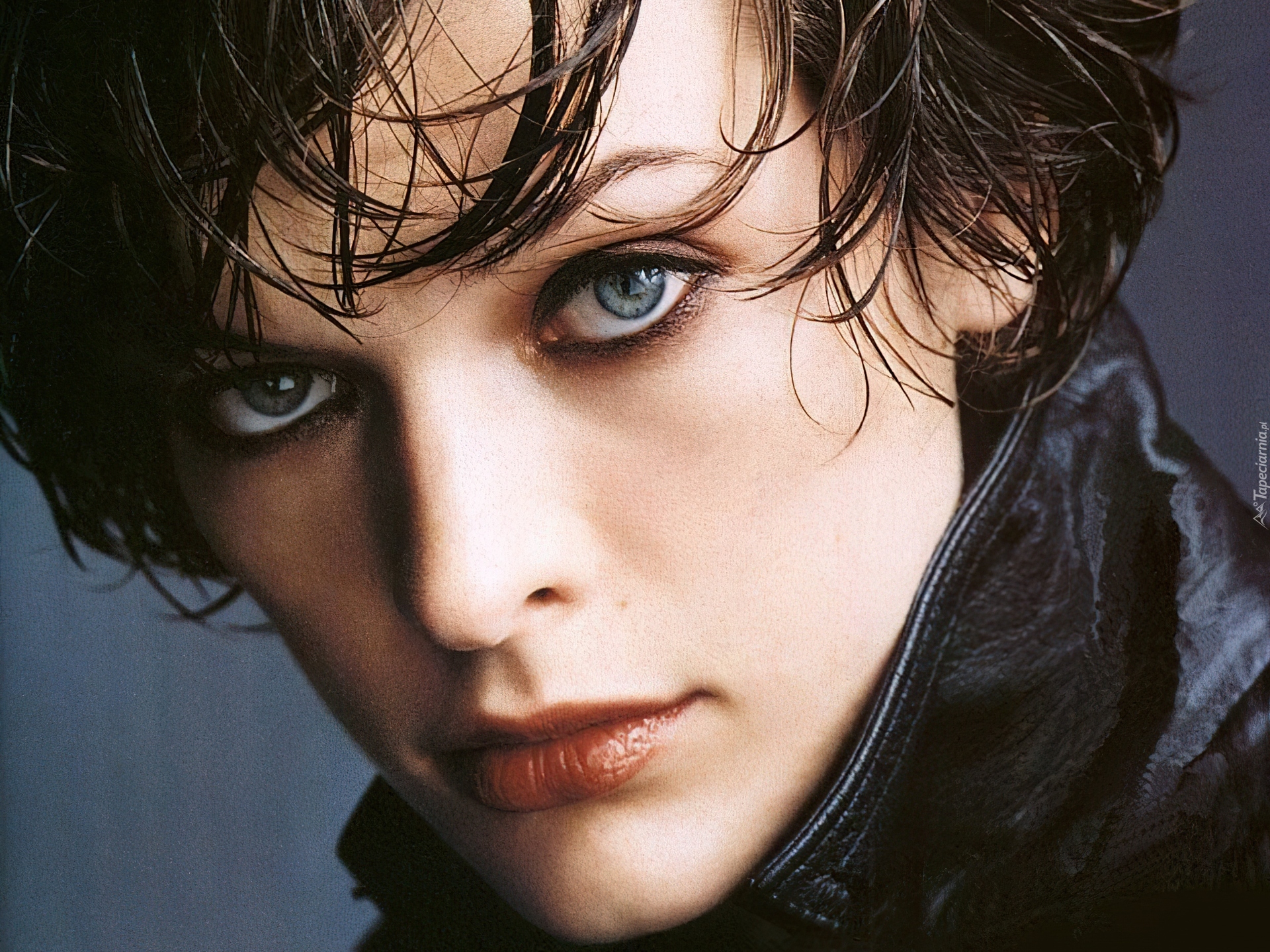 Milla Jovovich, Twarzyczka