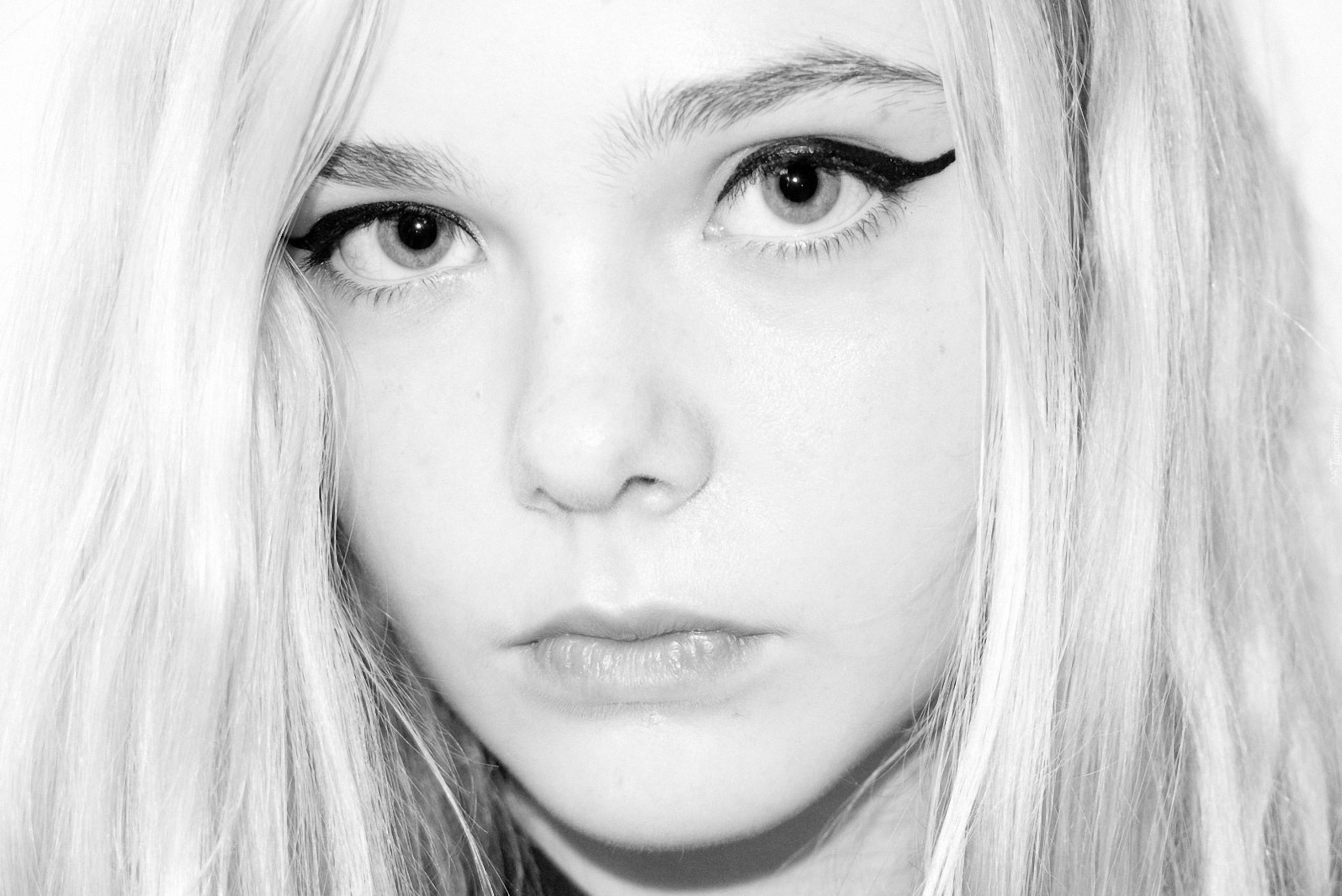 Elle Fanning, Oczy