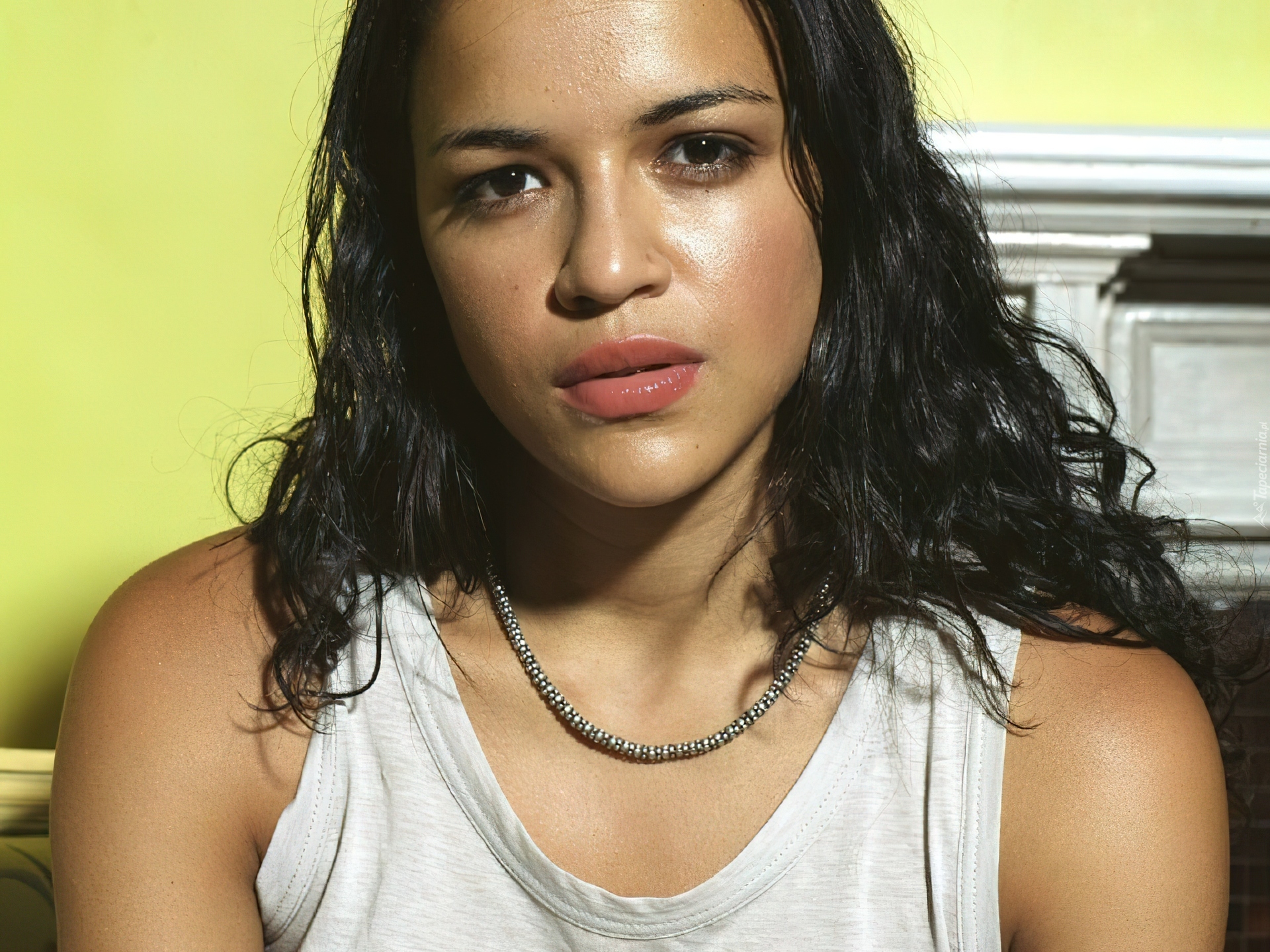 Michelle Rodriguez, Twarz