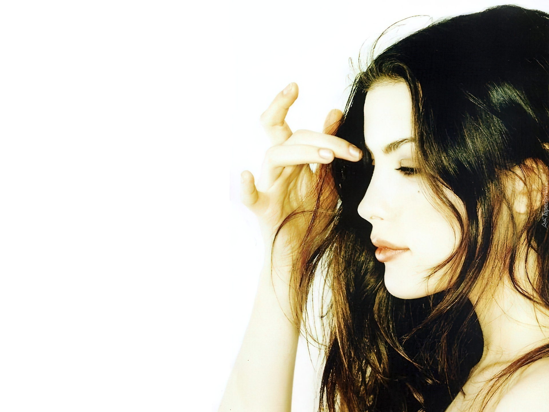 Liv Tyler, Twarz, Lewy Profil