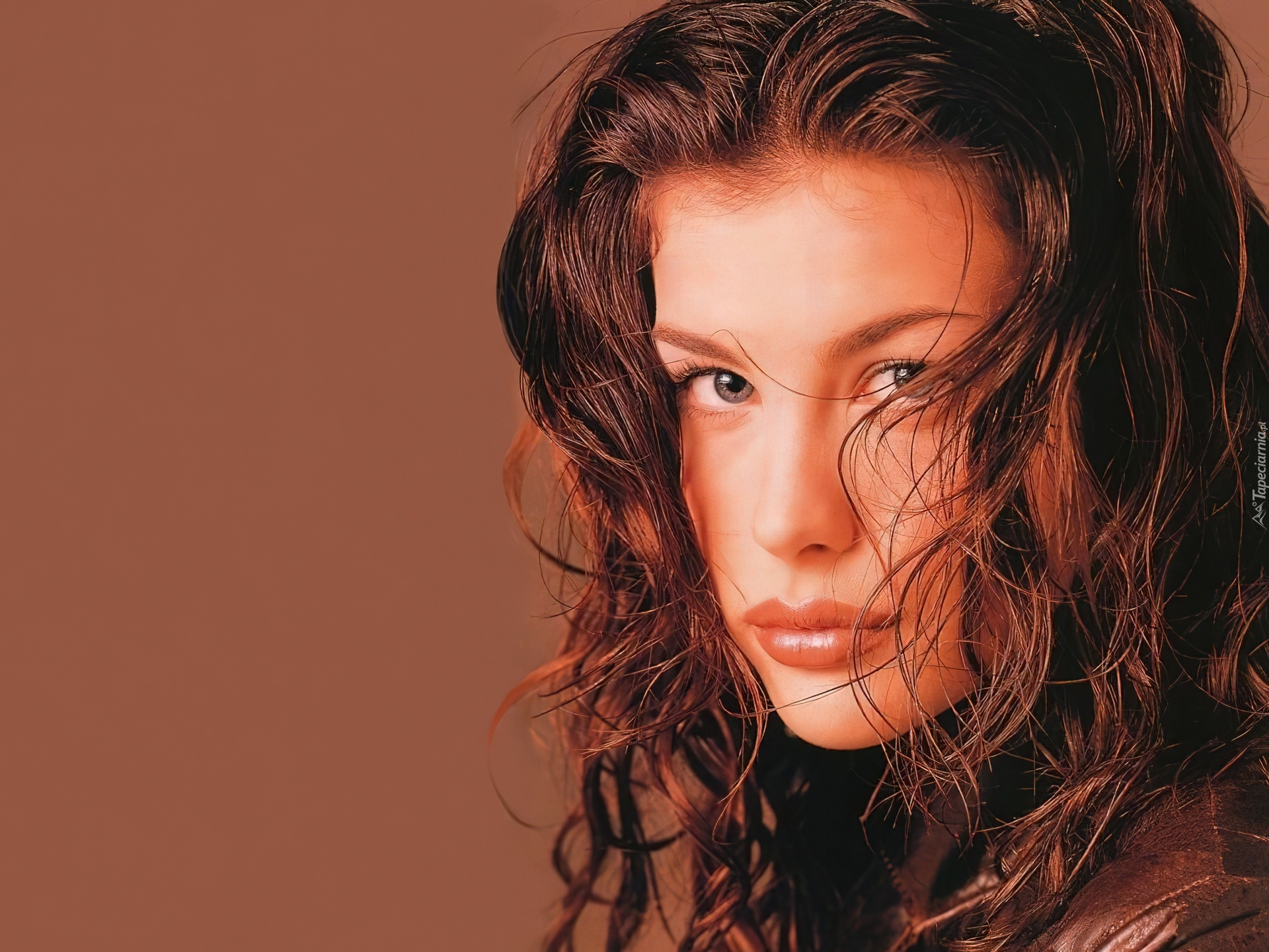 Liv Tyler, Kasztanowe Włosy