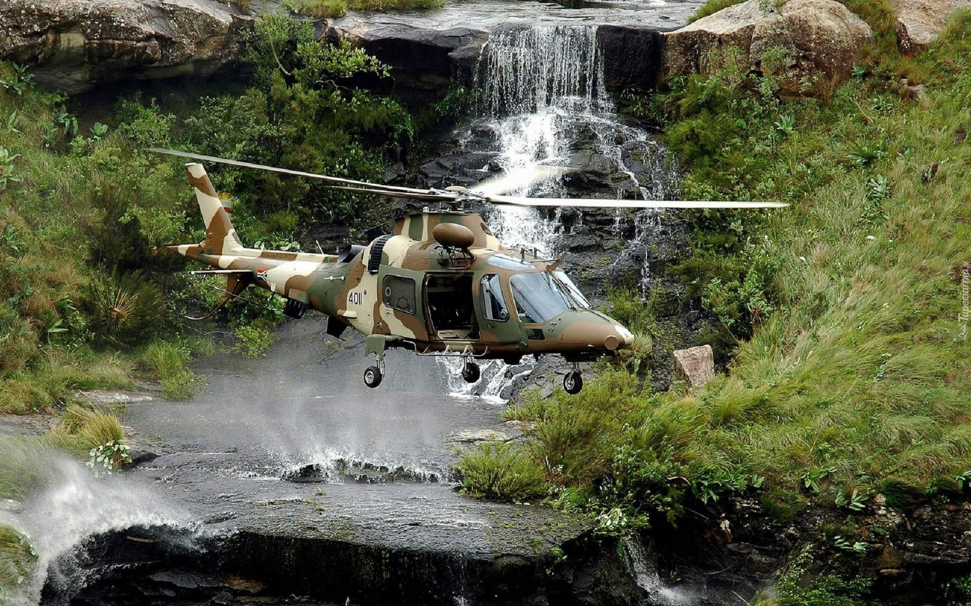 Wodospad, Skały, Helikopter