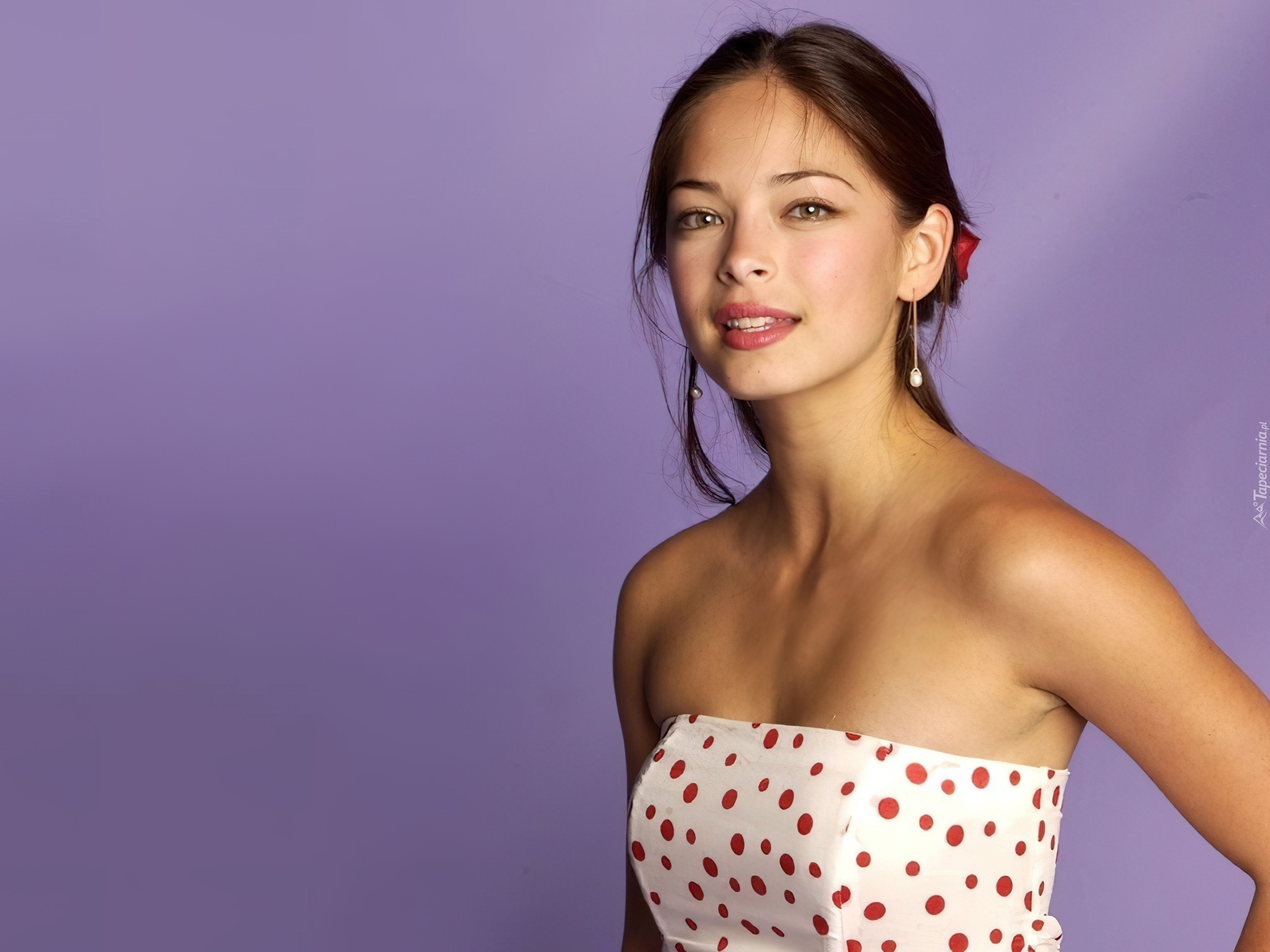 Kristin Kreuk, Sukienka w kropki