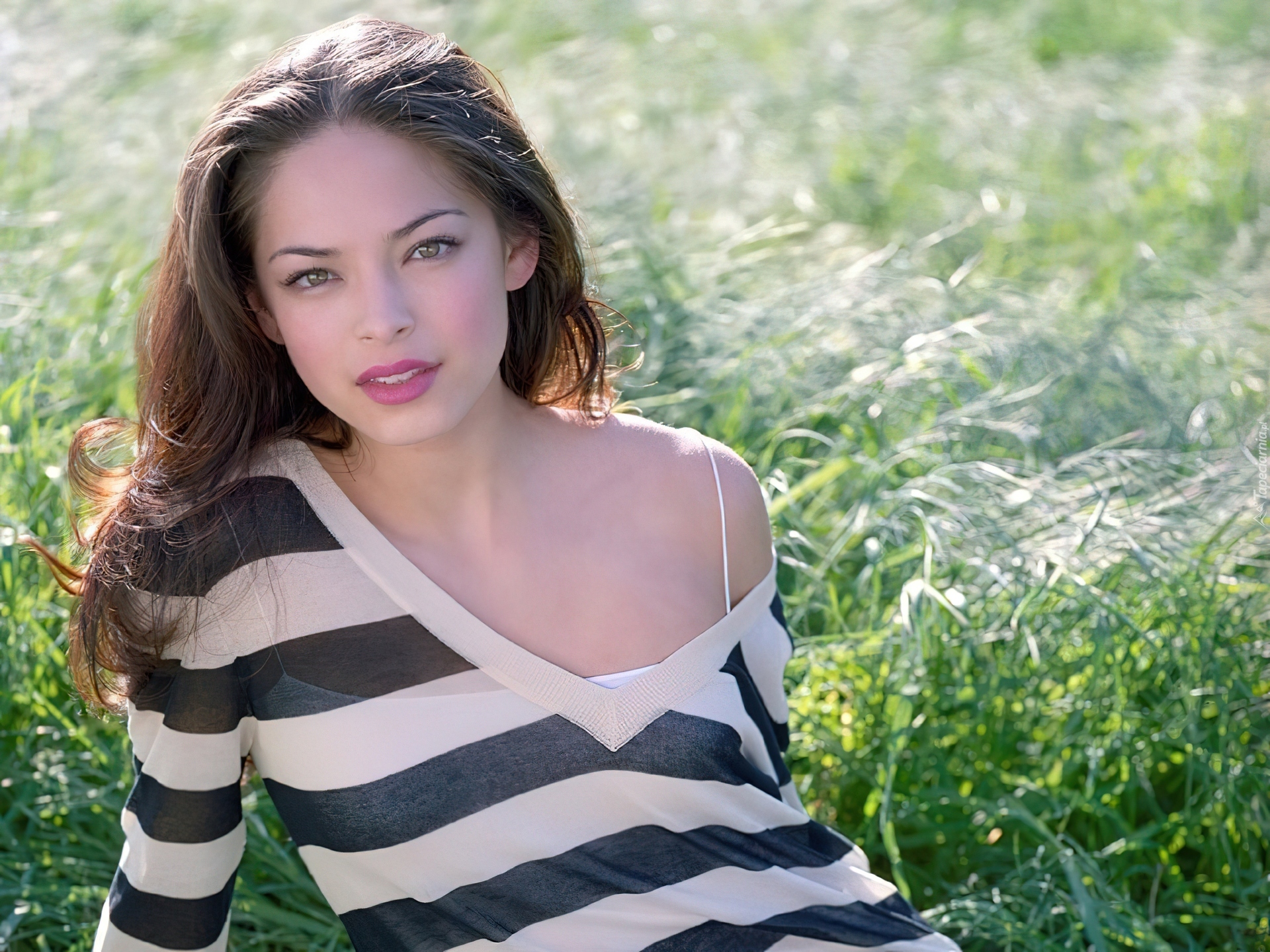 Kristin Kreuk, Trawa