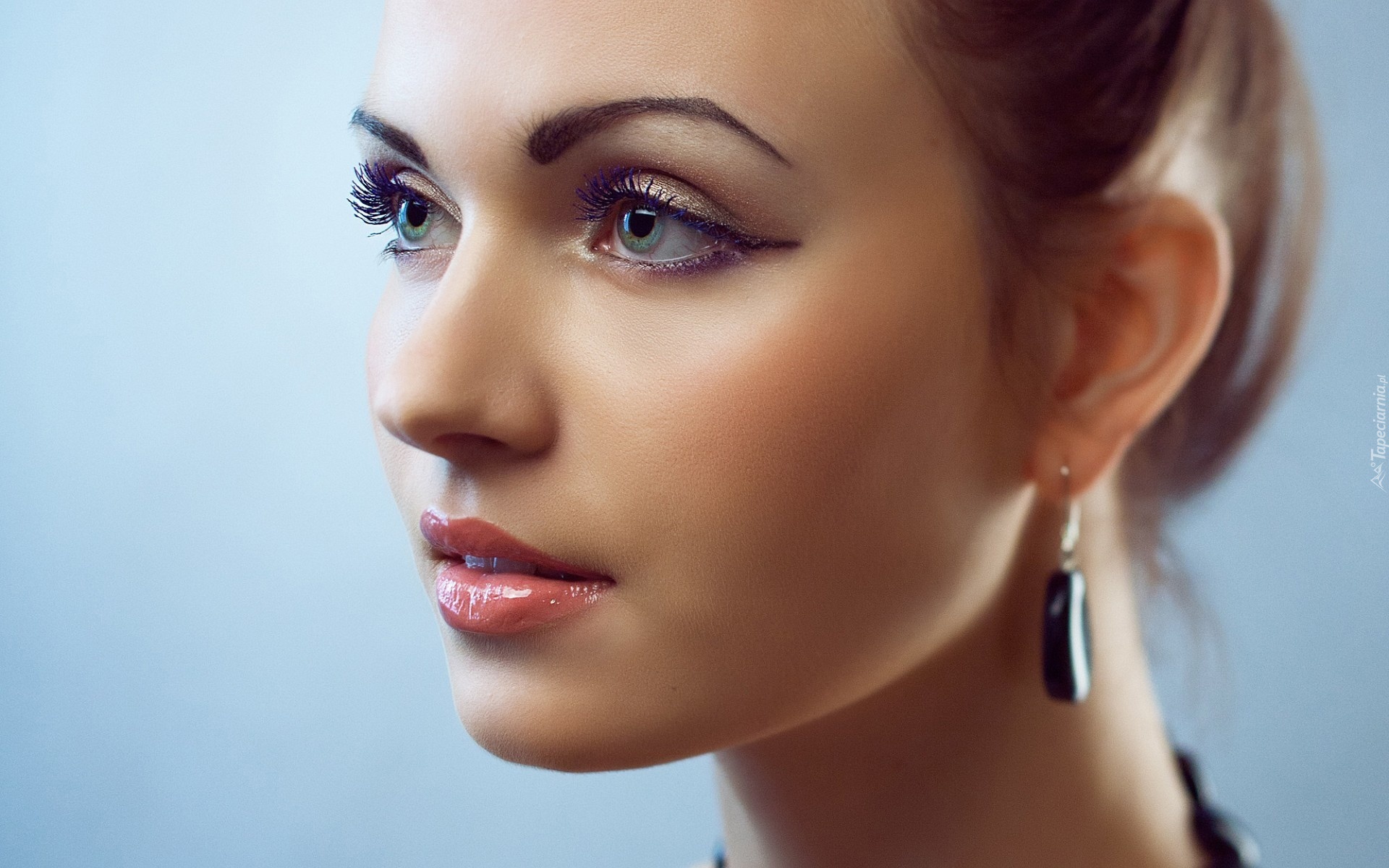 Brunetka, Makijaż, Biżuteria, Portret