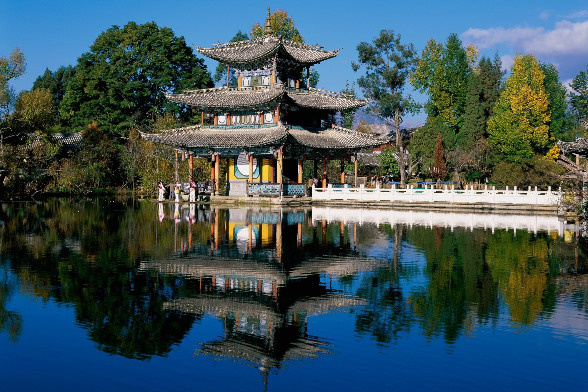 Pagoda, Jezioro, Odbicie