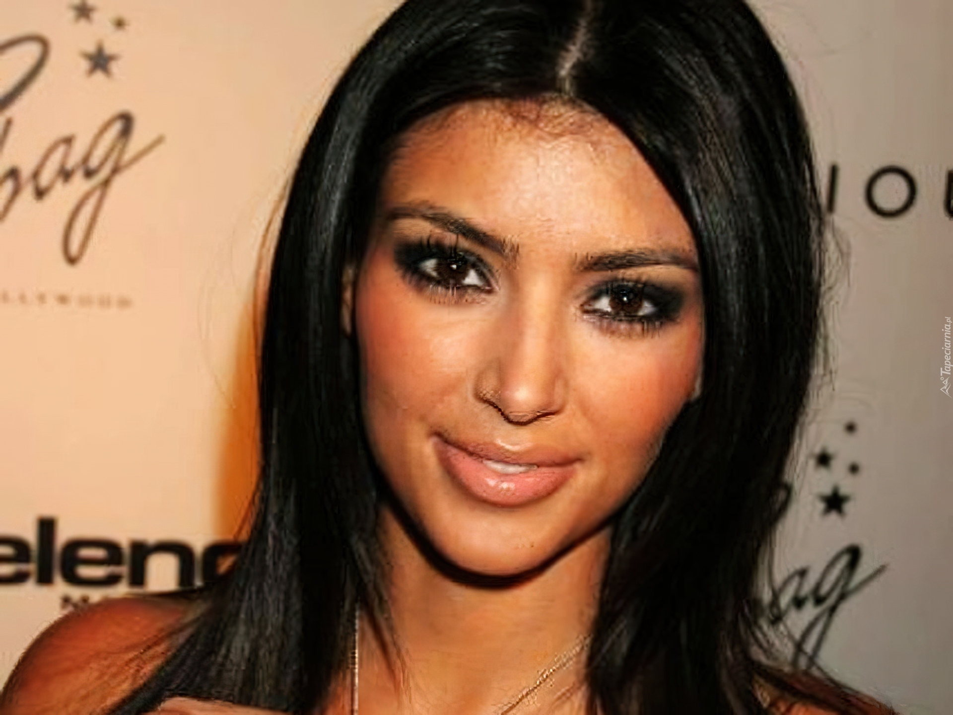 Kim Kardashian, Kobieta,twarz