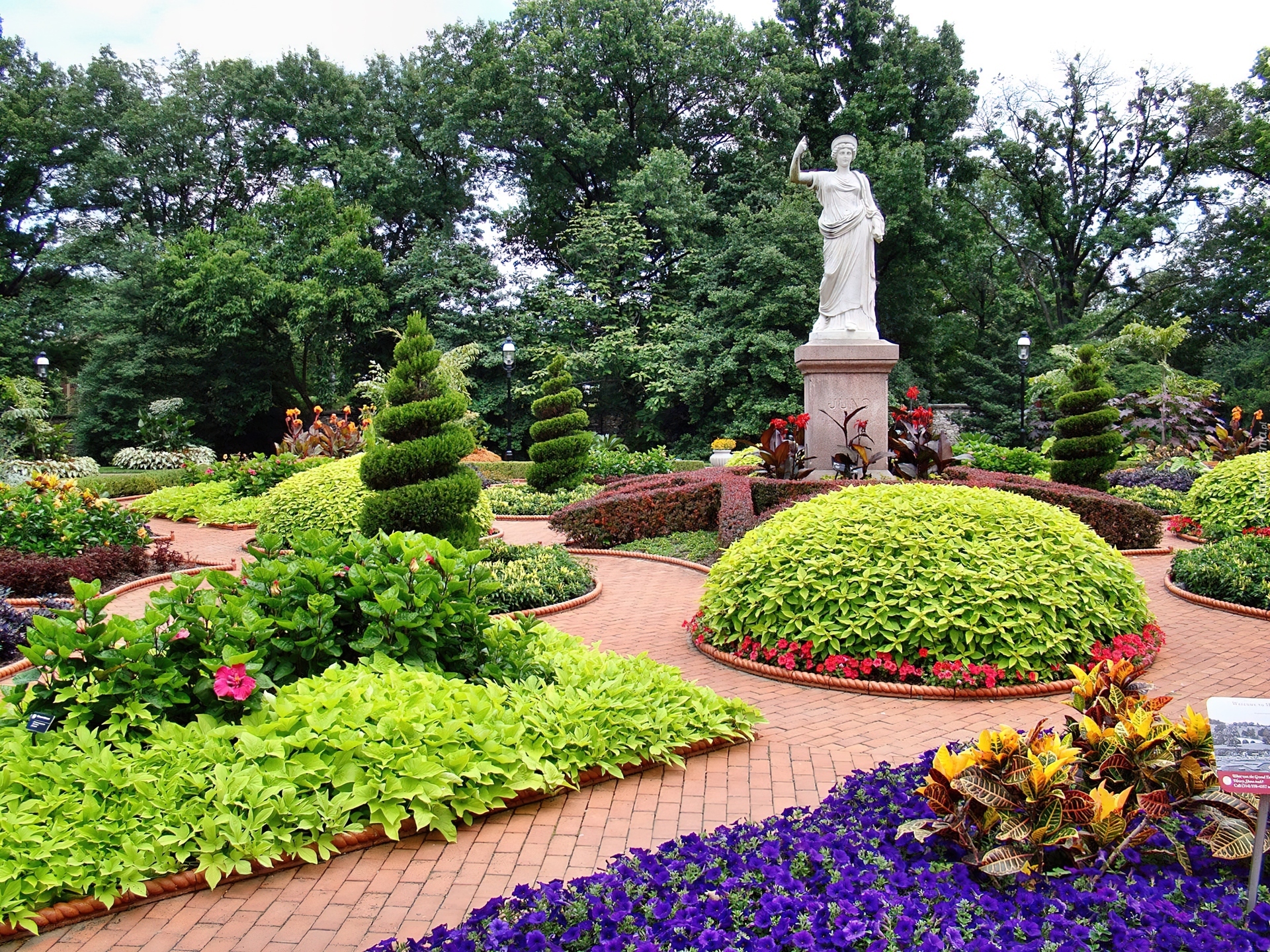 Park, Klomby, Posąg