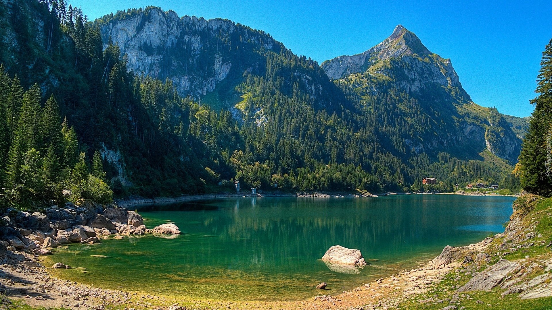 Góry, Lasy, Jezioro, Budynki