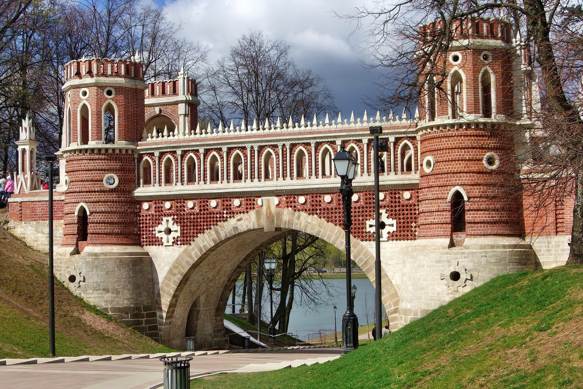 Достопримечательности москвы царицыно. Фигурный мост Баженов в.и Царицыно. Баженов ансамбль Царицыно фигурный мост. Фигурный мост в Царицыно. Дворцово-парковый ансамбль Царицыно фигурный мост.