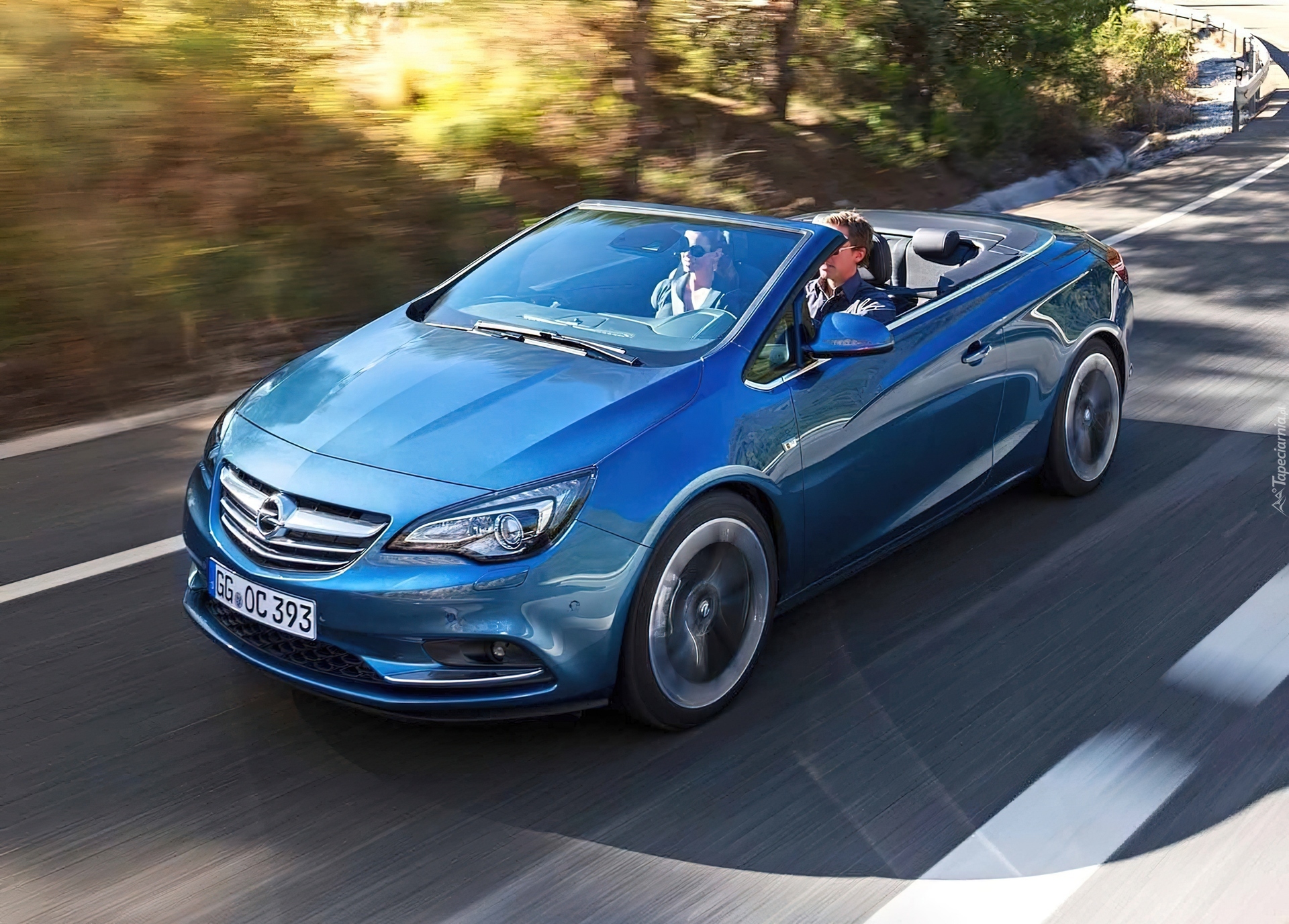 Opel Cascada, Droga