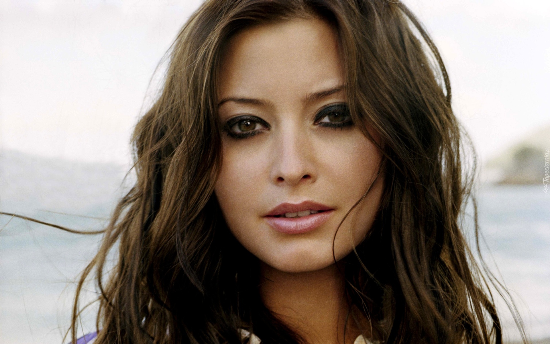 Holly Valance, Głowa