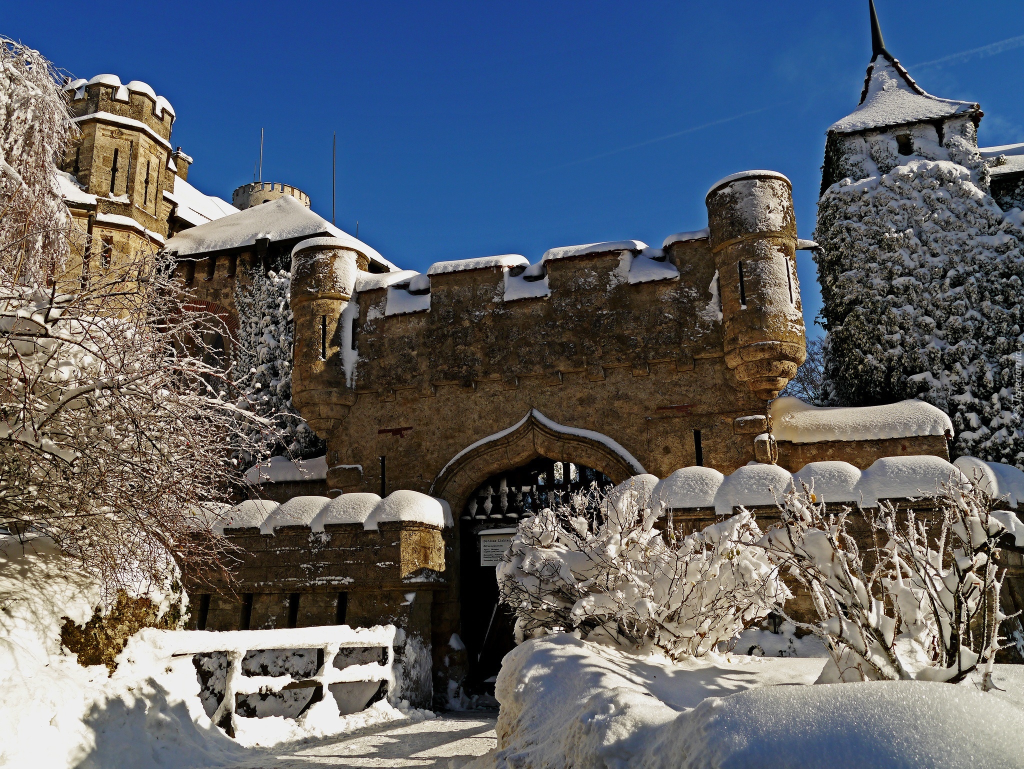 Zamek Lichtenstein Castle, Badenia-Wirtembergia, Niemcy, Zima