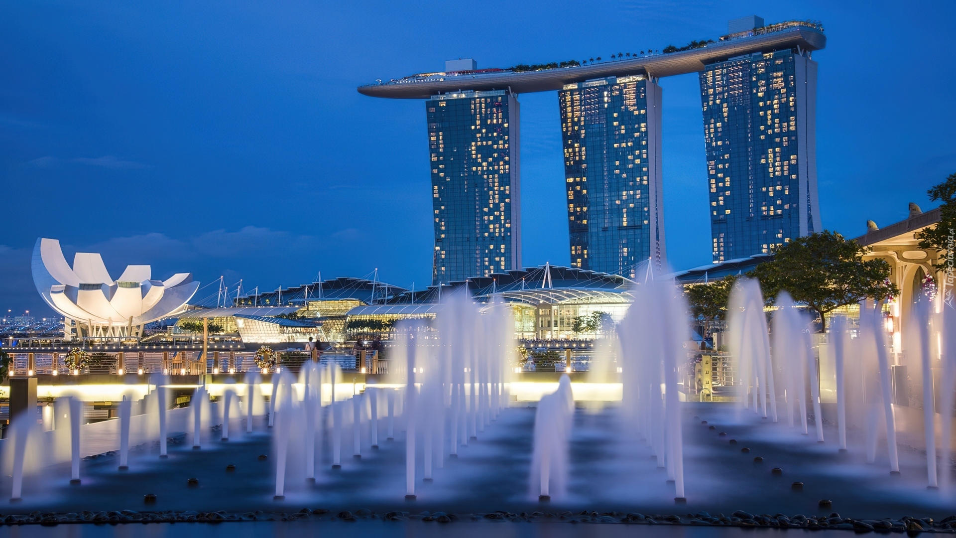Singapur, Hotel Marina Bay Sands, Zatoka Marina Bay, ArtScience Museum, Muzeum Sztuki i Nauki, Fontanna