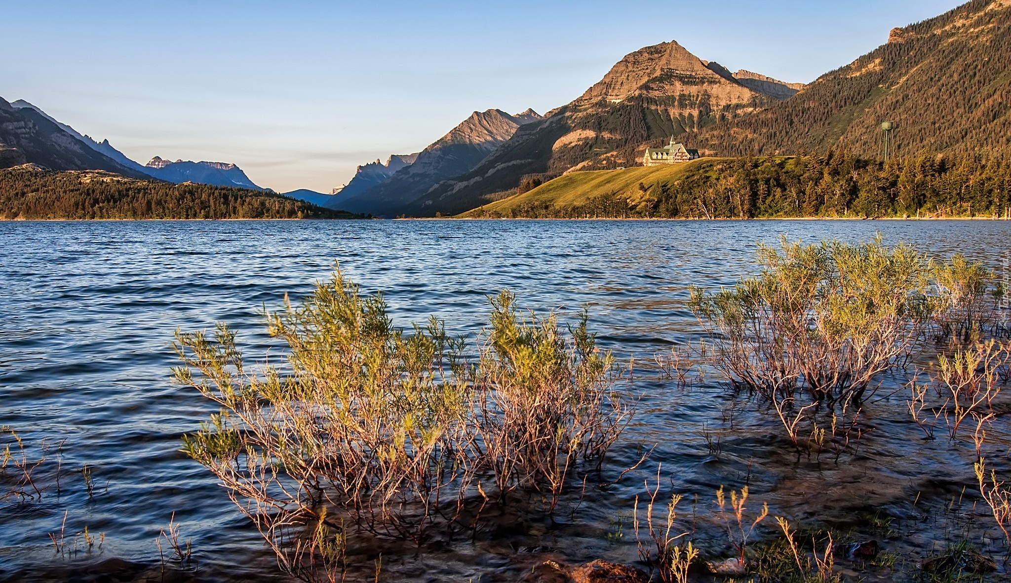 Kanada, Park Narodowy Waterton Lakes, Hotel Księcia Walii Prince of Wales, Góry, Jezioro