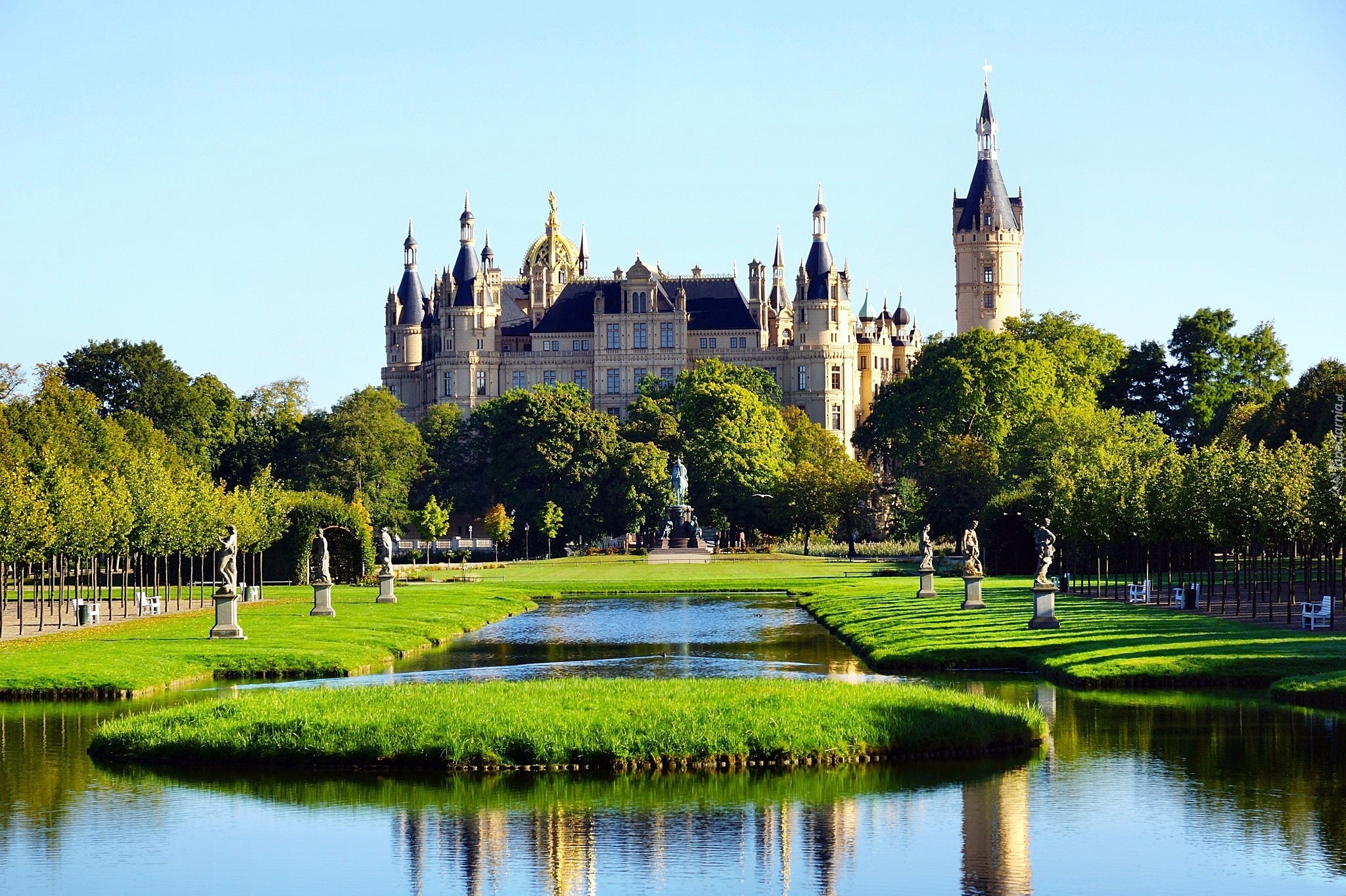 Zamek w Schwerinie, Schweriner Schloss, Niemcy, Meklemburgia-Pomorze Przednie, Schwerin, Ogród, Posągi