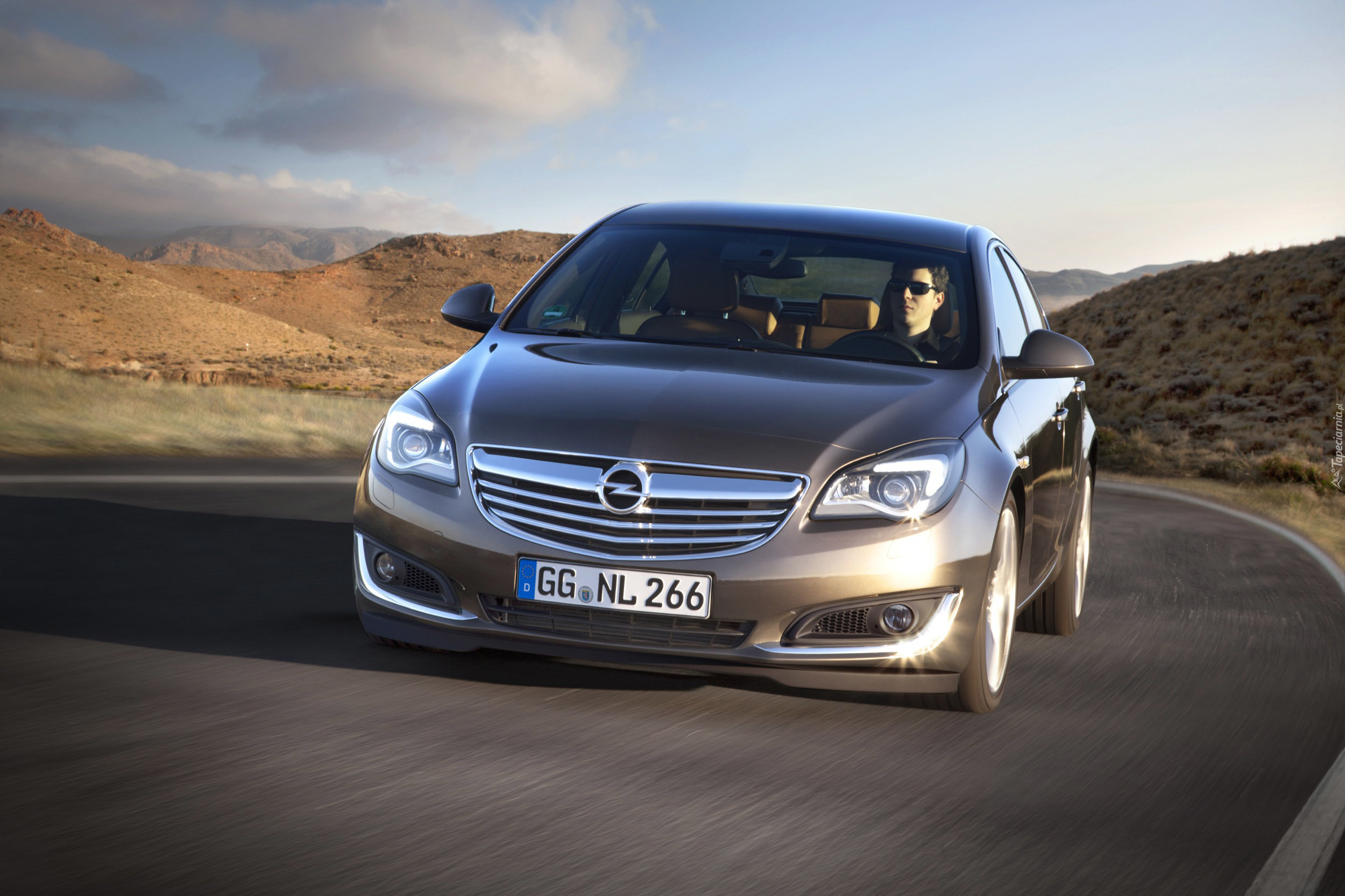 Opel Insignia, 2013, Facelifting, Przód, Droga